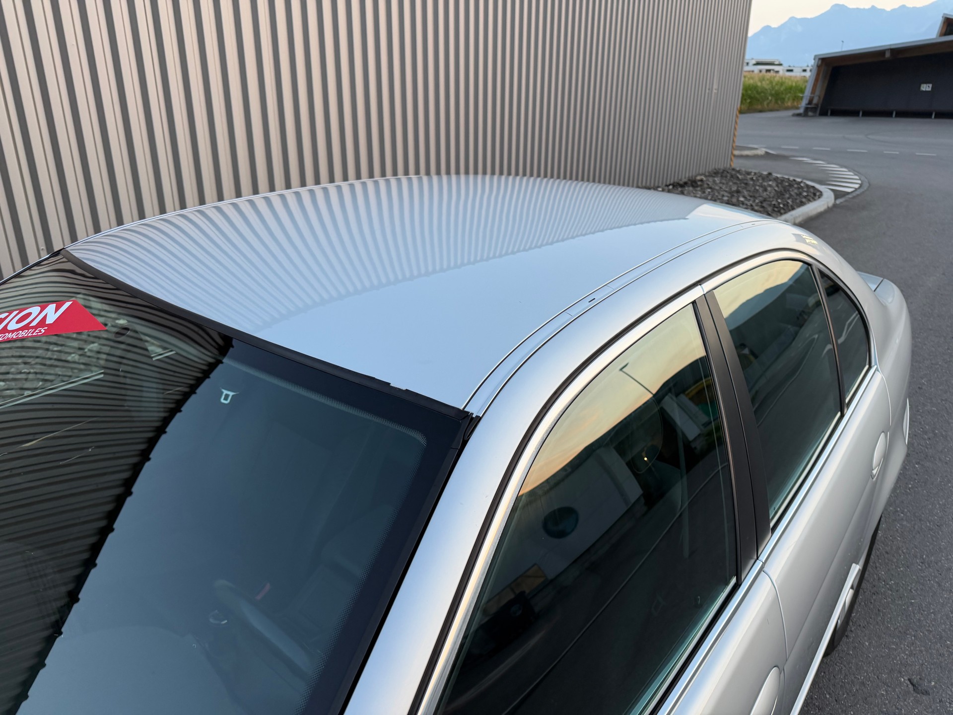 BMW 520i-image-7