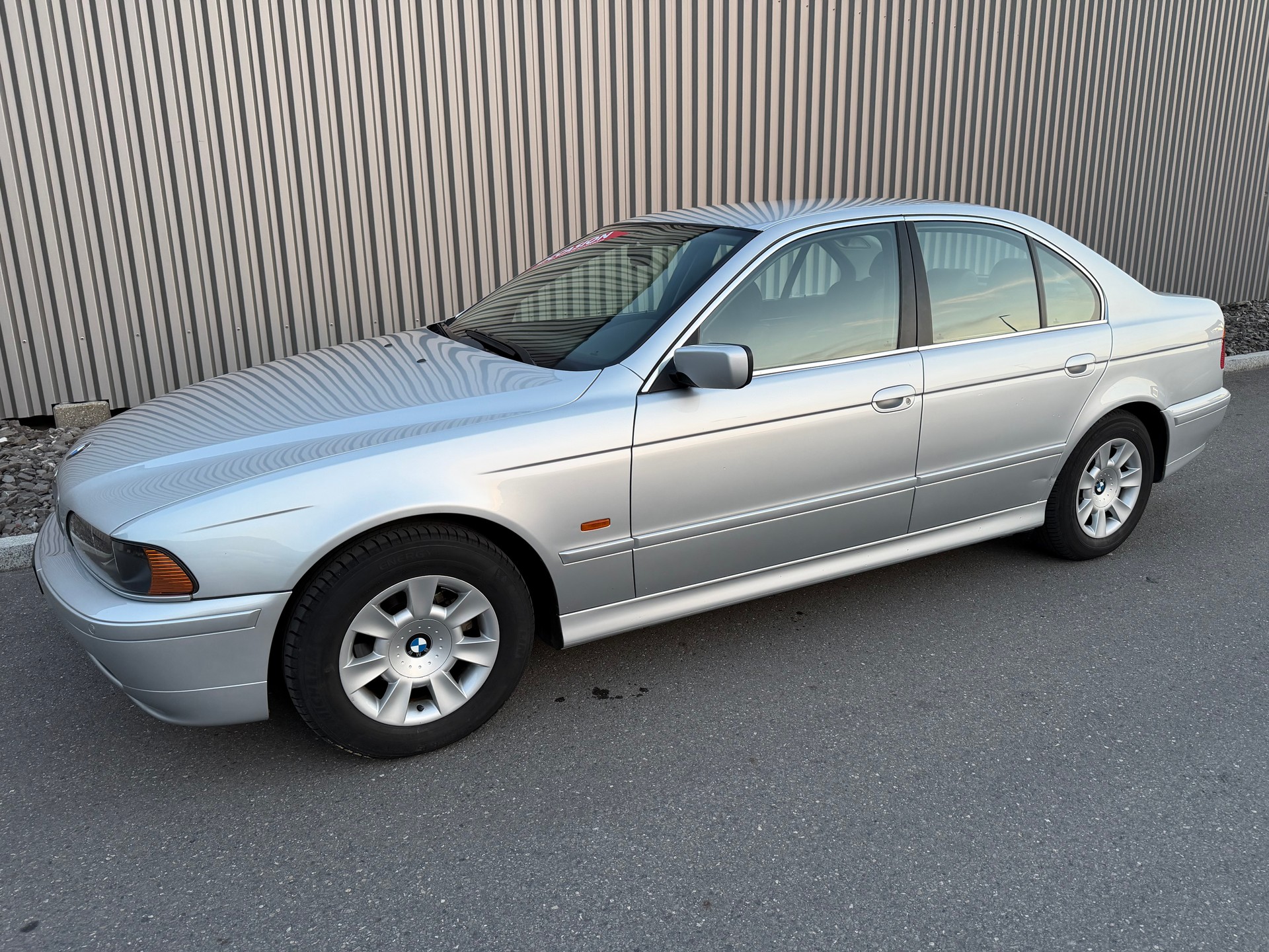 BMW 520i-image-0