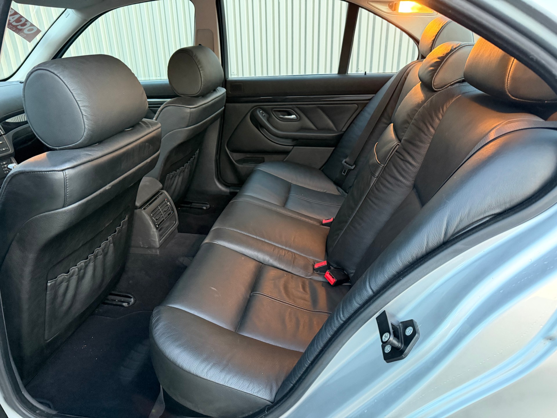 BMW 520i-image-15