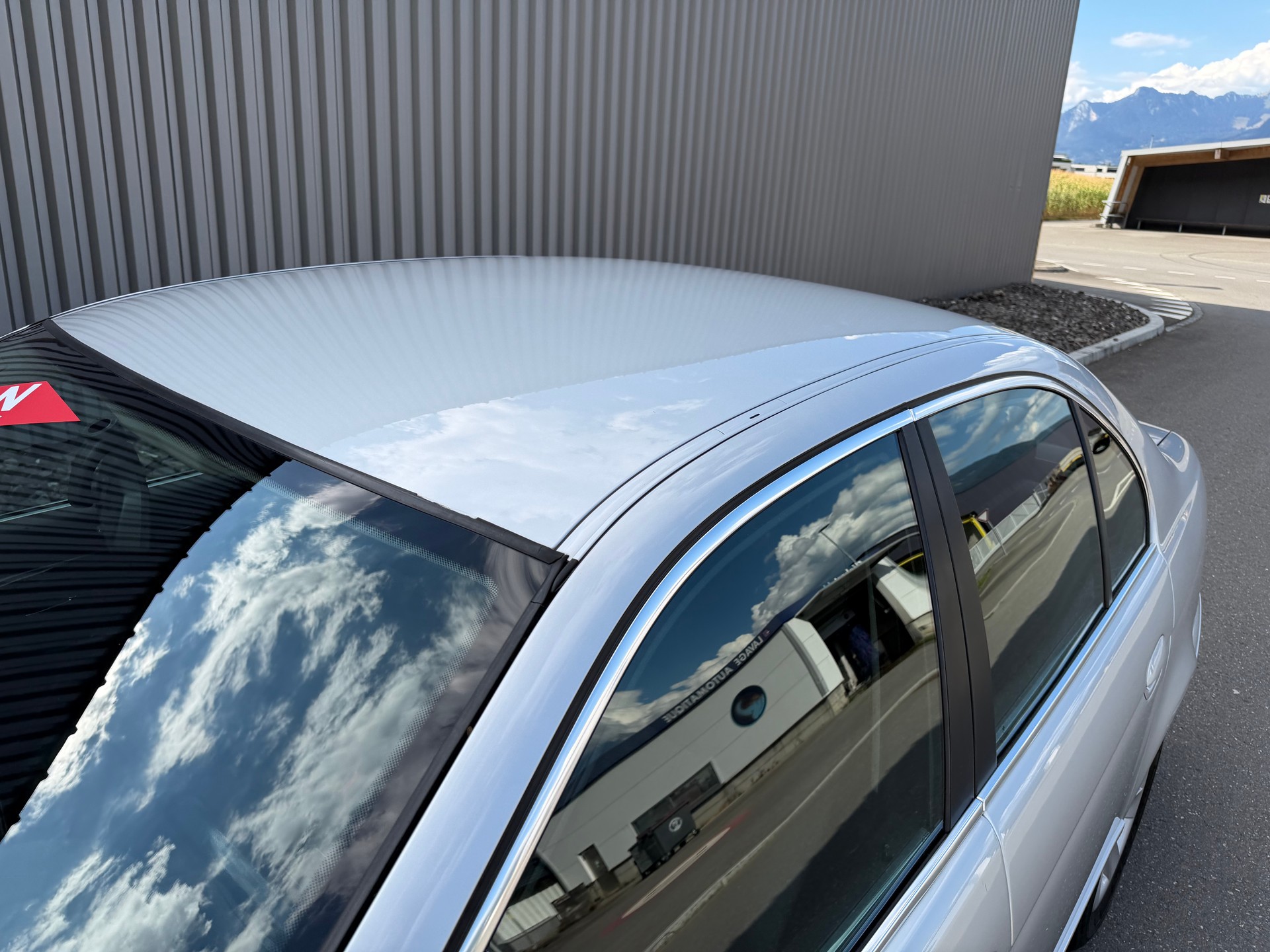 BMW 520i-image-6