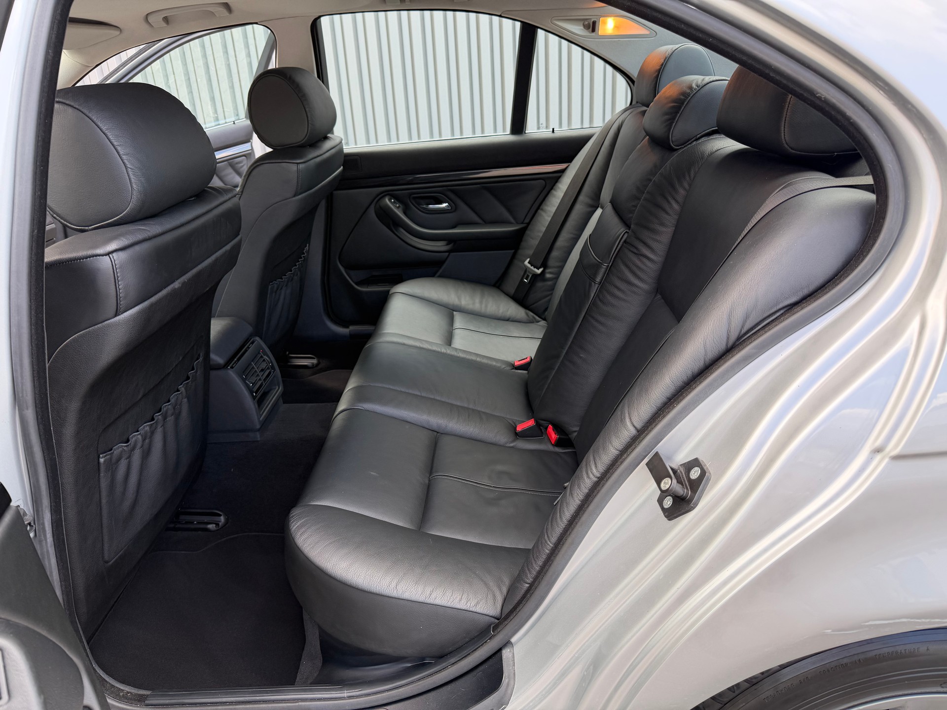 BMW 520i-image-22