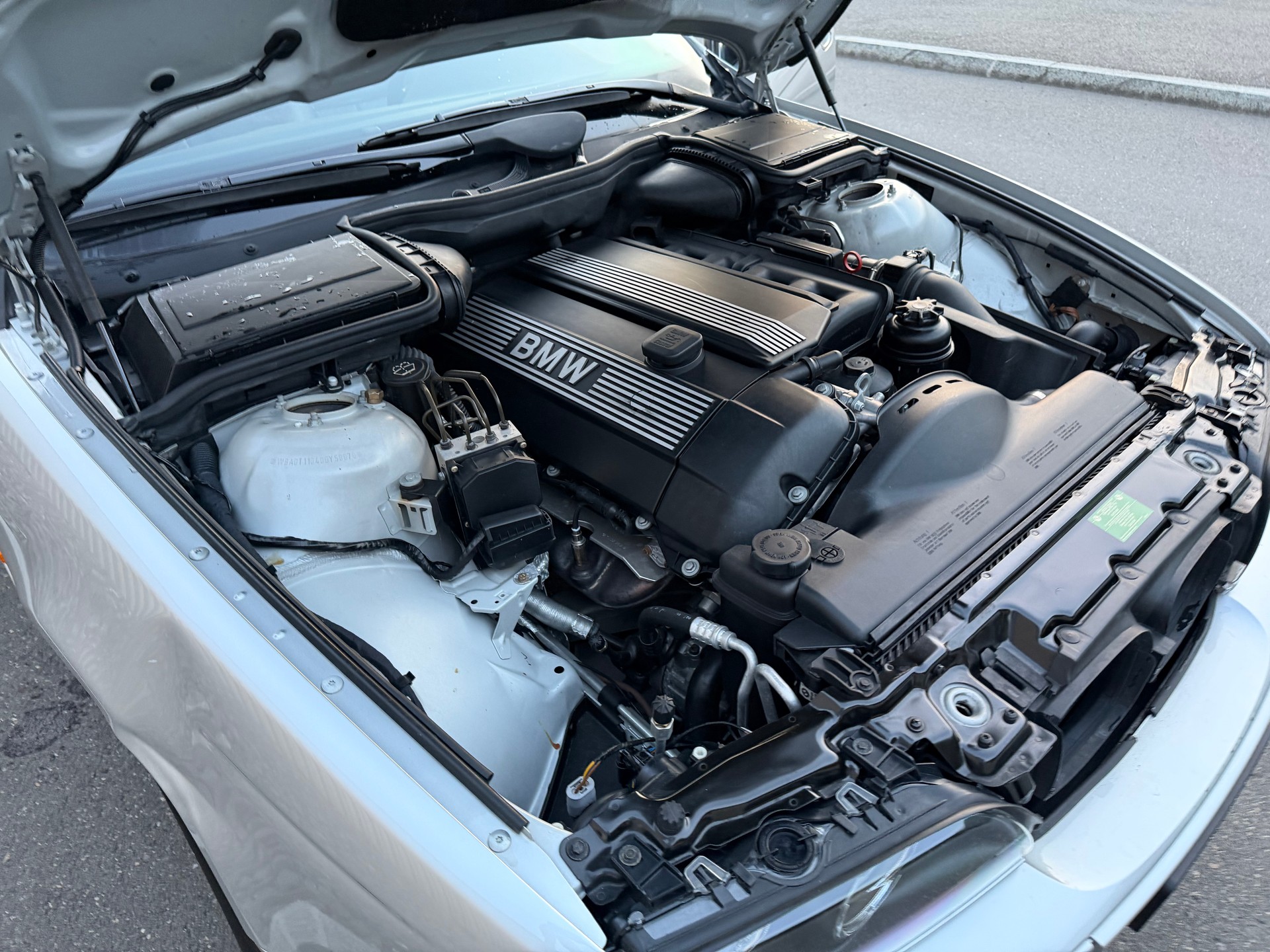 BMW 520i-image-17