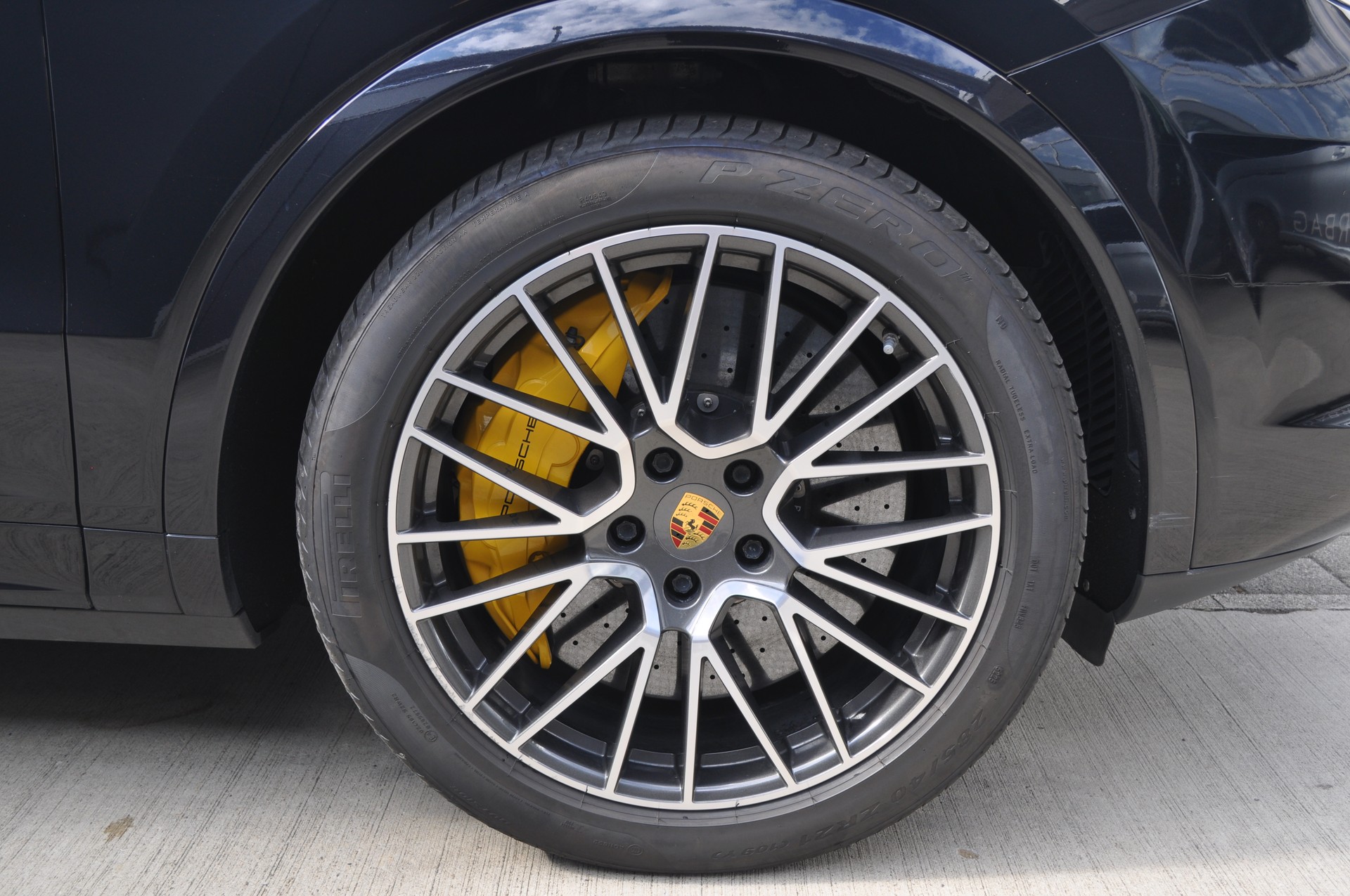 PORSCHE Cayenne Turbo S E-Hybrid-image-23