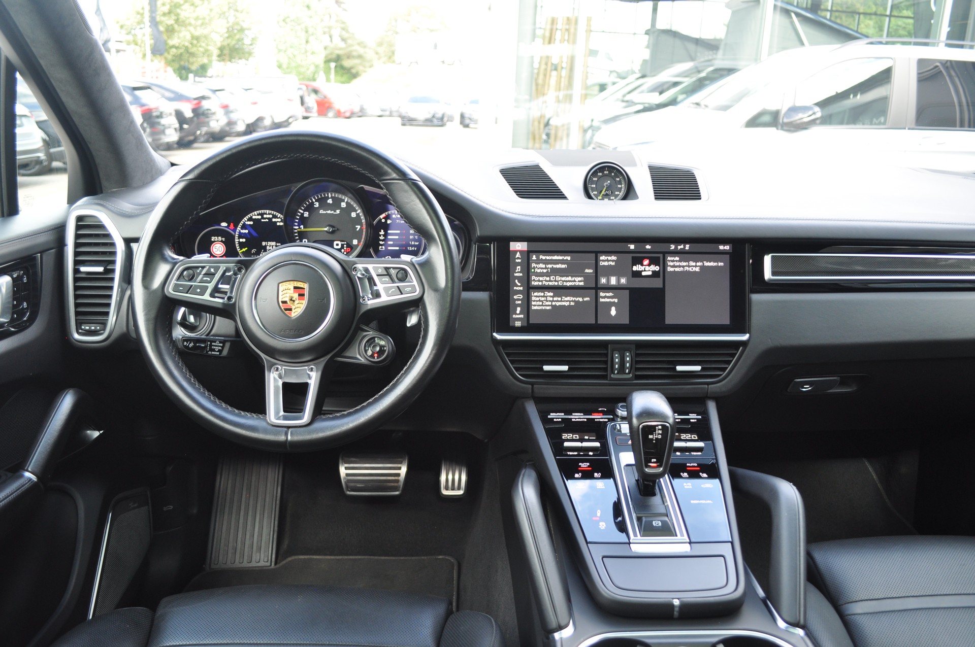 PORSCHE Cayenne Turbo S E-Hybrid-image-11