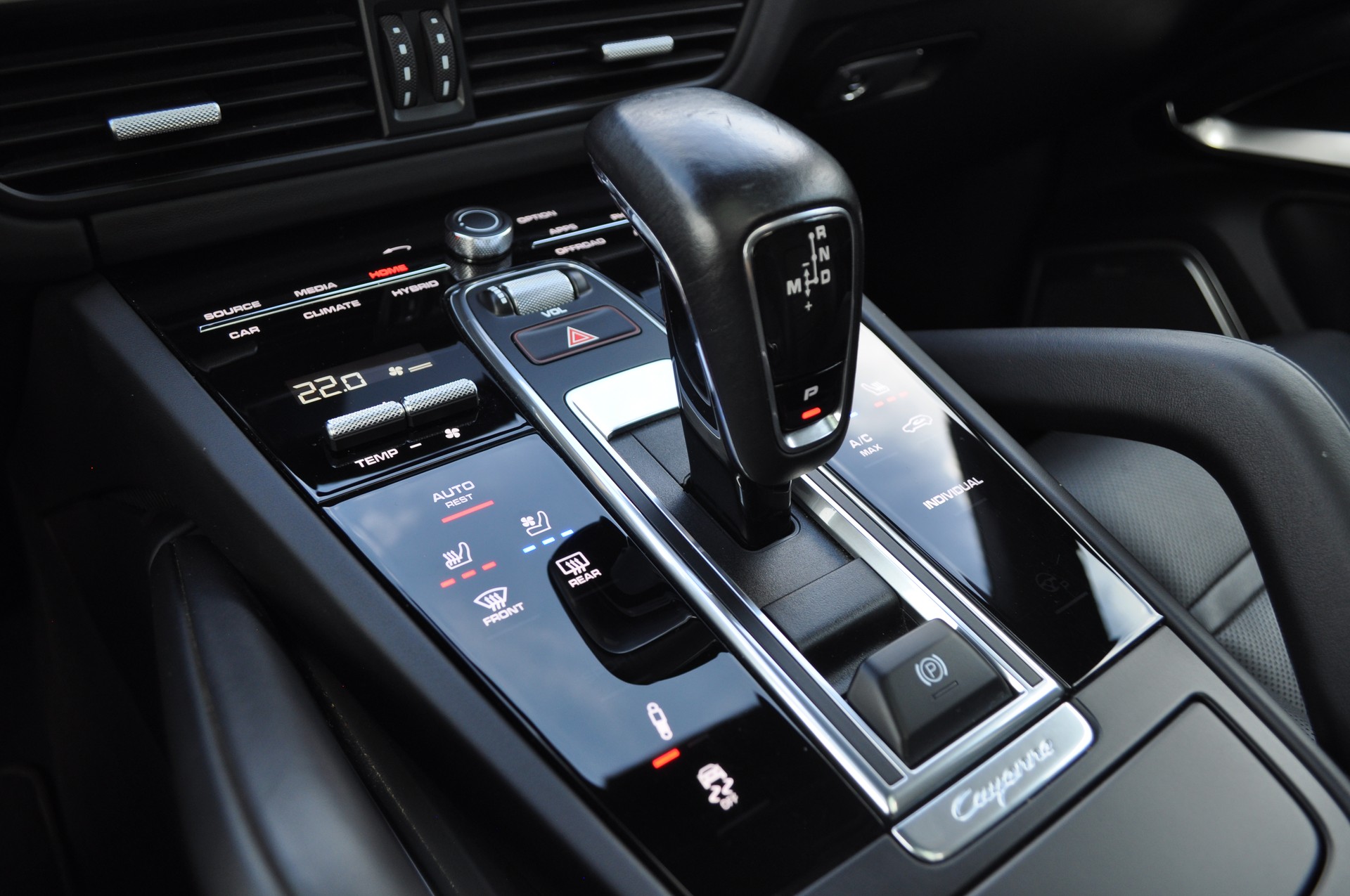PORSCHE Cayenne Turbo S E-Hybrid-image-13