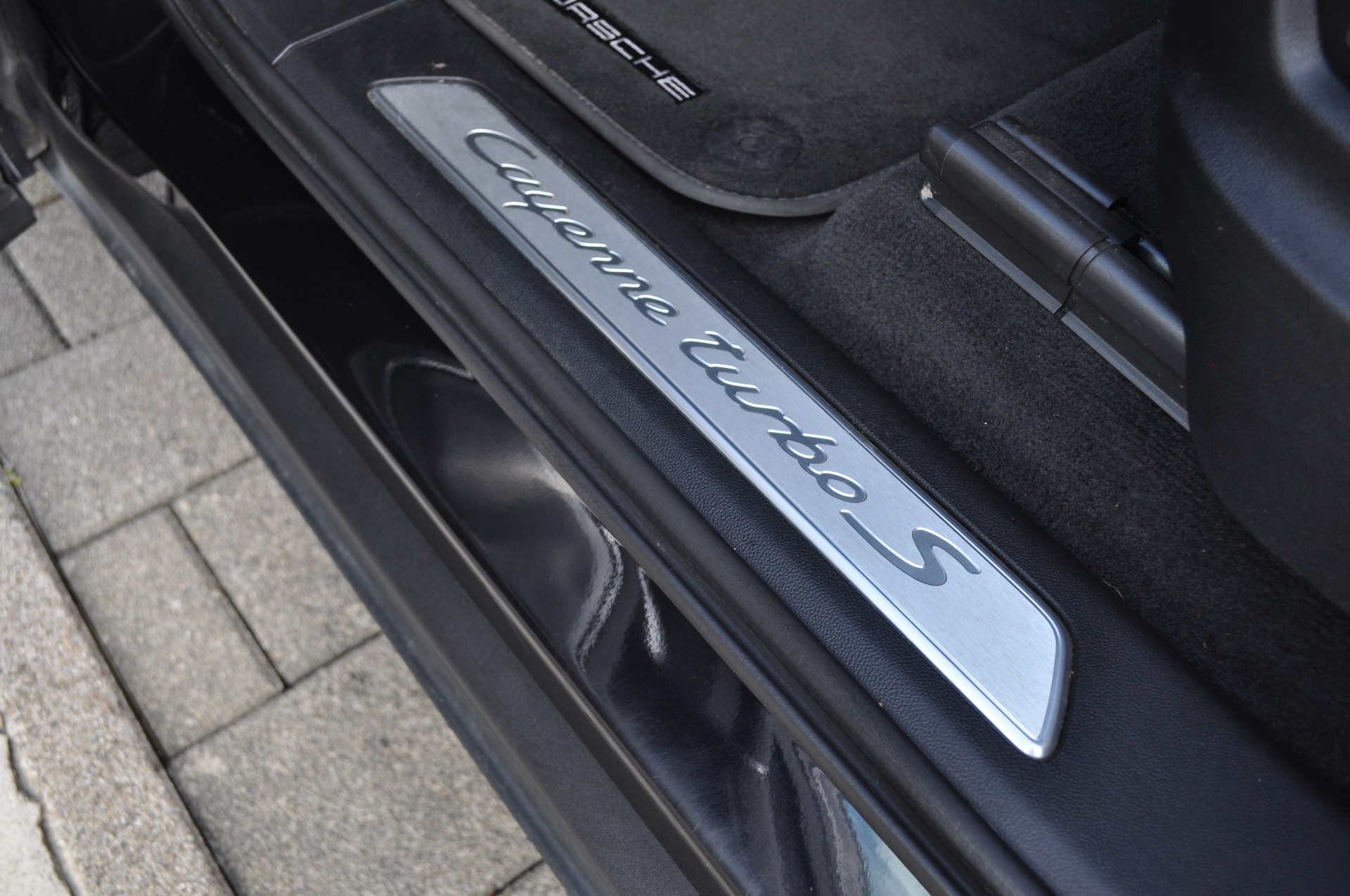 PORSCHE Cayenne Turbo S E-Hybrid-image-20