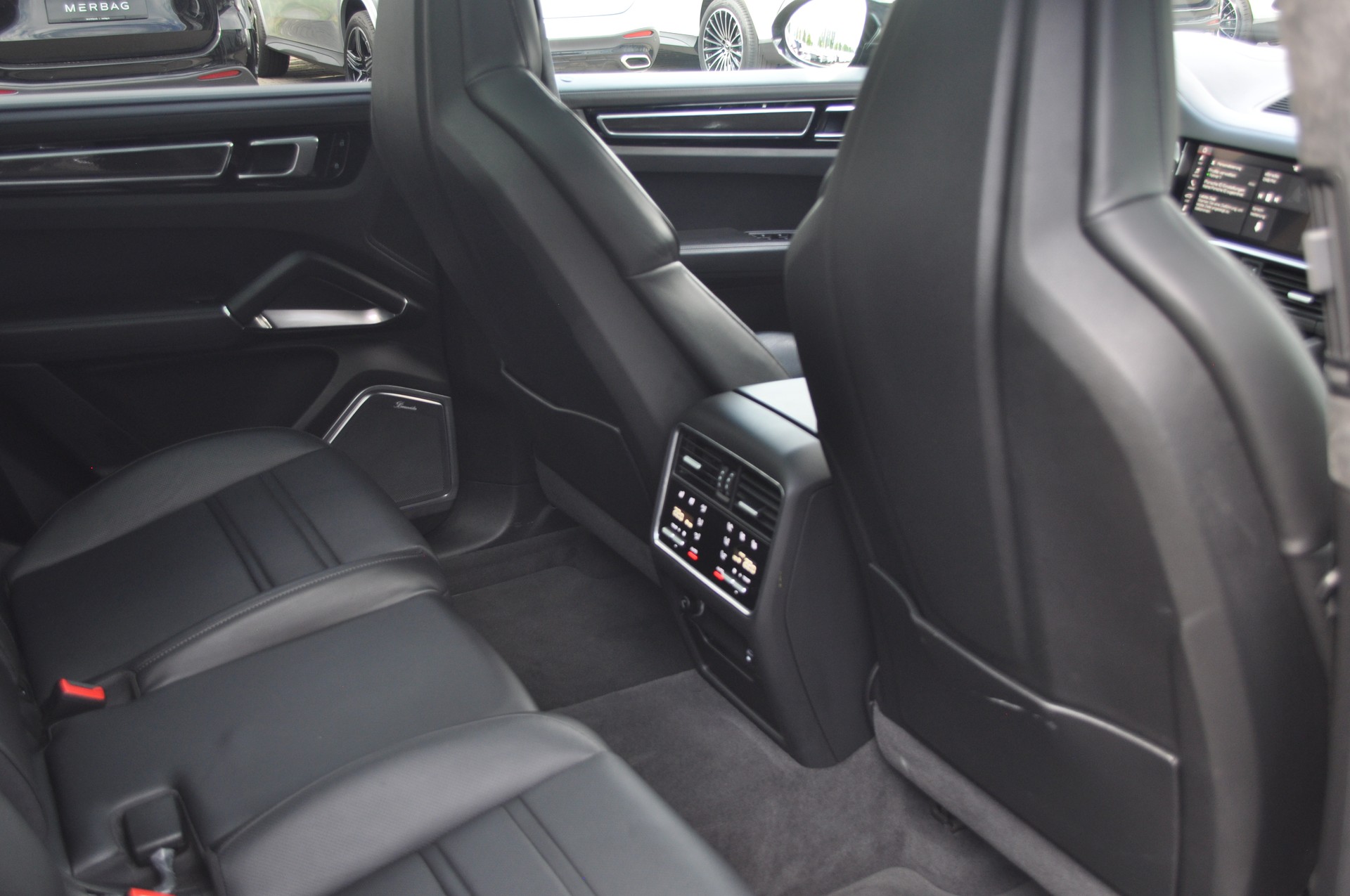 PORSCHE Cayenne Turbo S E-Hybrid-image-7