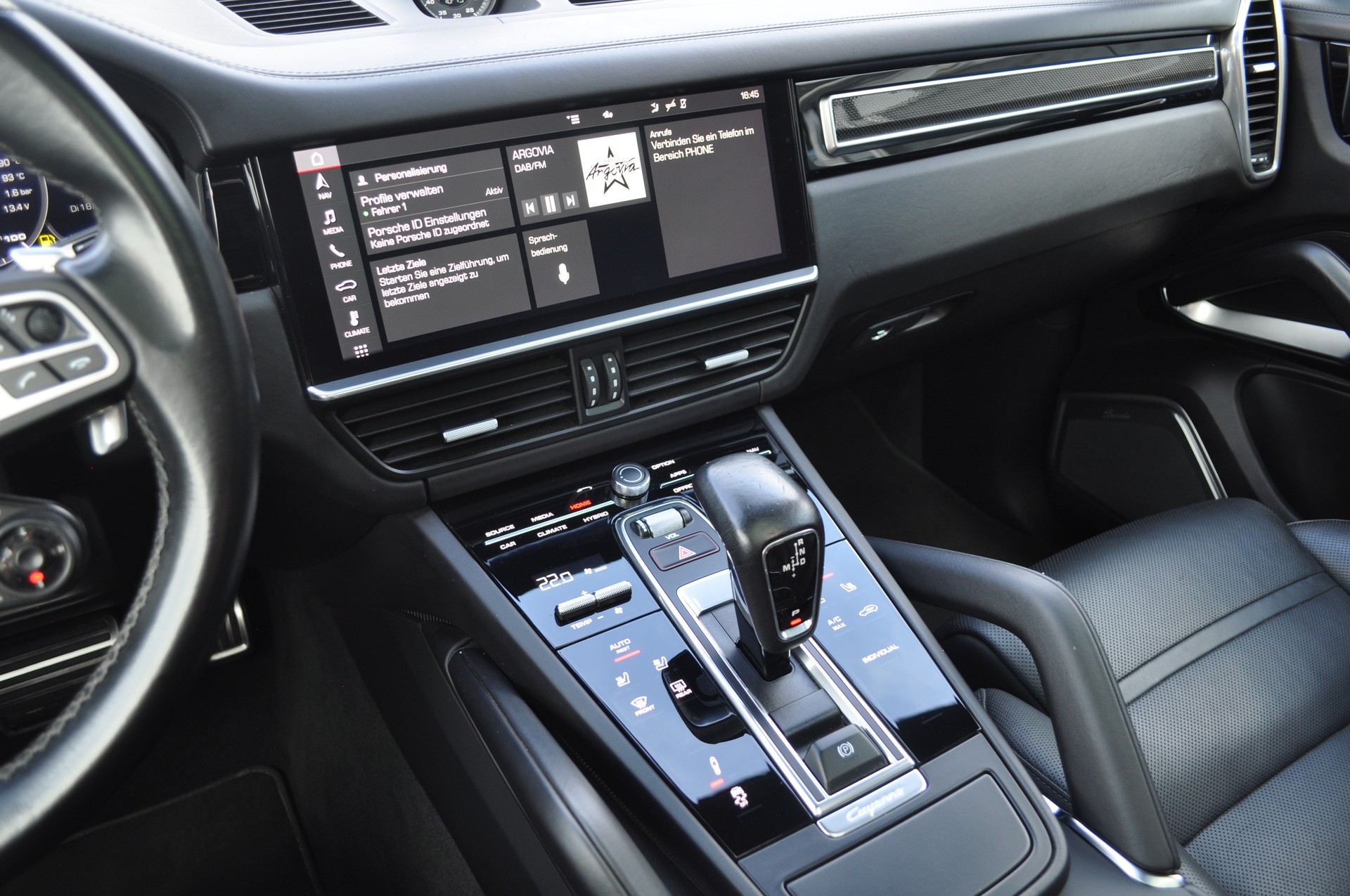 PORSCHE Cayenne Turbo S E-Hybrid-image-12