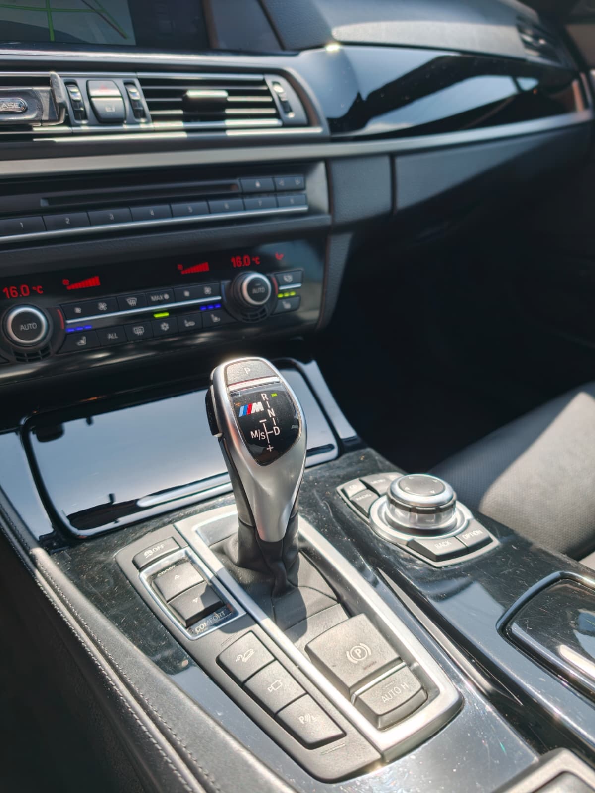 BMW M550d xDrive Touring Steptronic-image-13