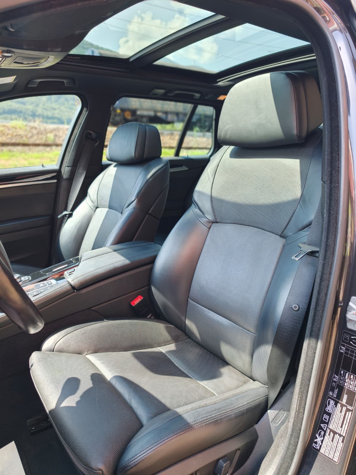 BMW M550d xDrive Touring Steptronic-image-14