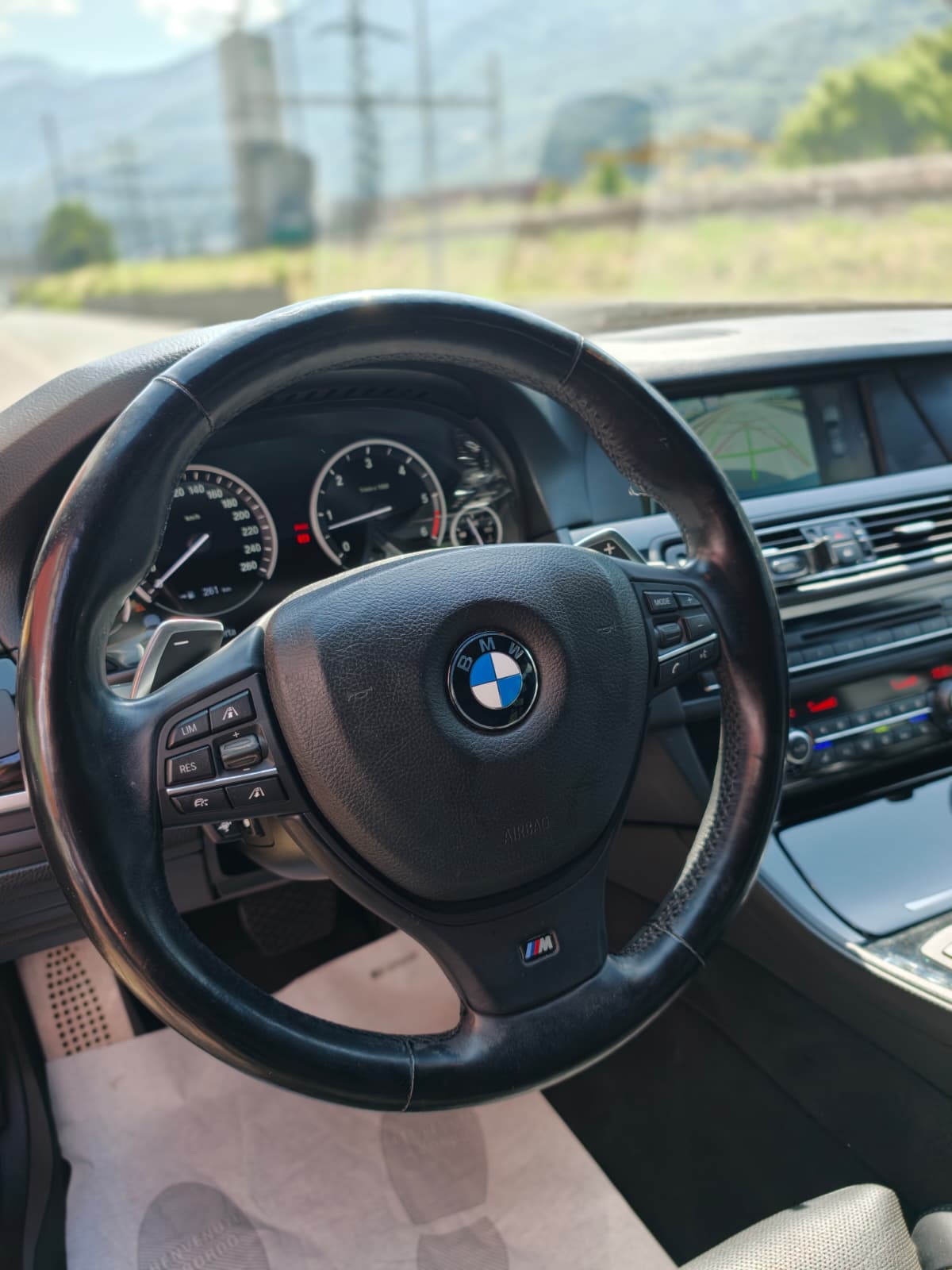 BMW M550d xDrive Touring Steptronic-image-10