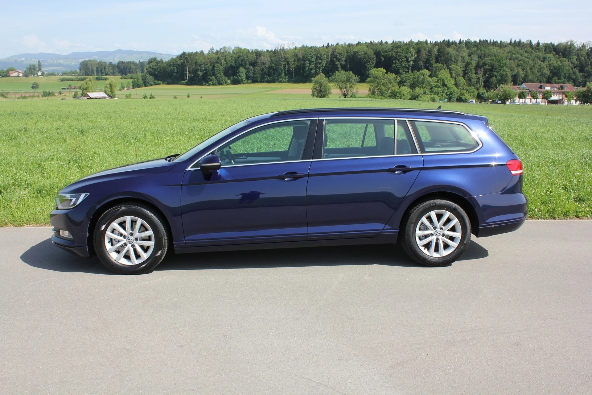VW Passat Variant 2.0 TDI SCR BMT Sport DSG-image-4