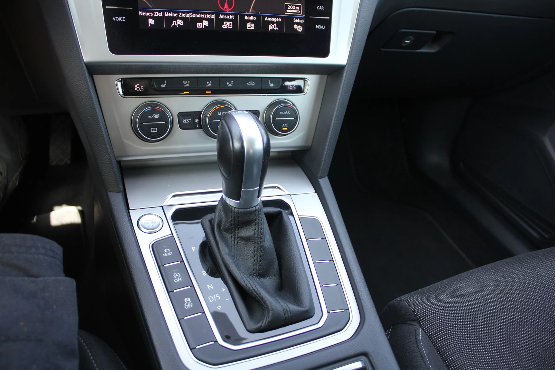 VW Passat Variant 2.0 TDI SCR BMT Sport DSG-image-13