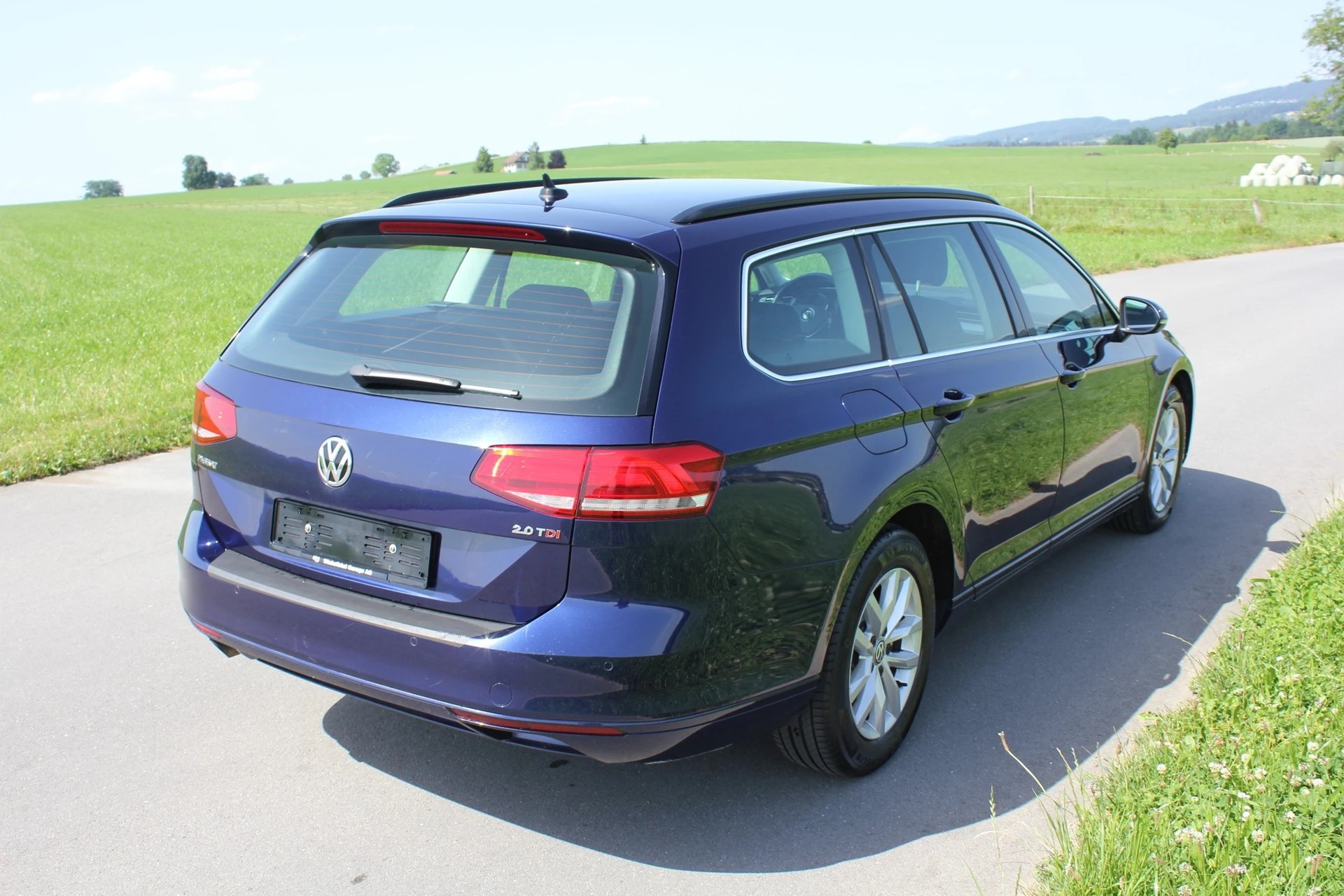 VW Passat Variant 2.0 TDI SCR BMT Sport DSG-image-2