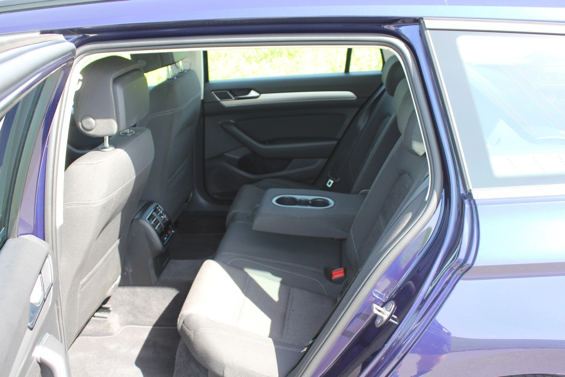 VW Passat Variant 2.0 TDI SCR BMT Sport DSG-image-7