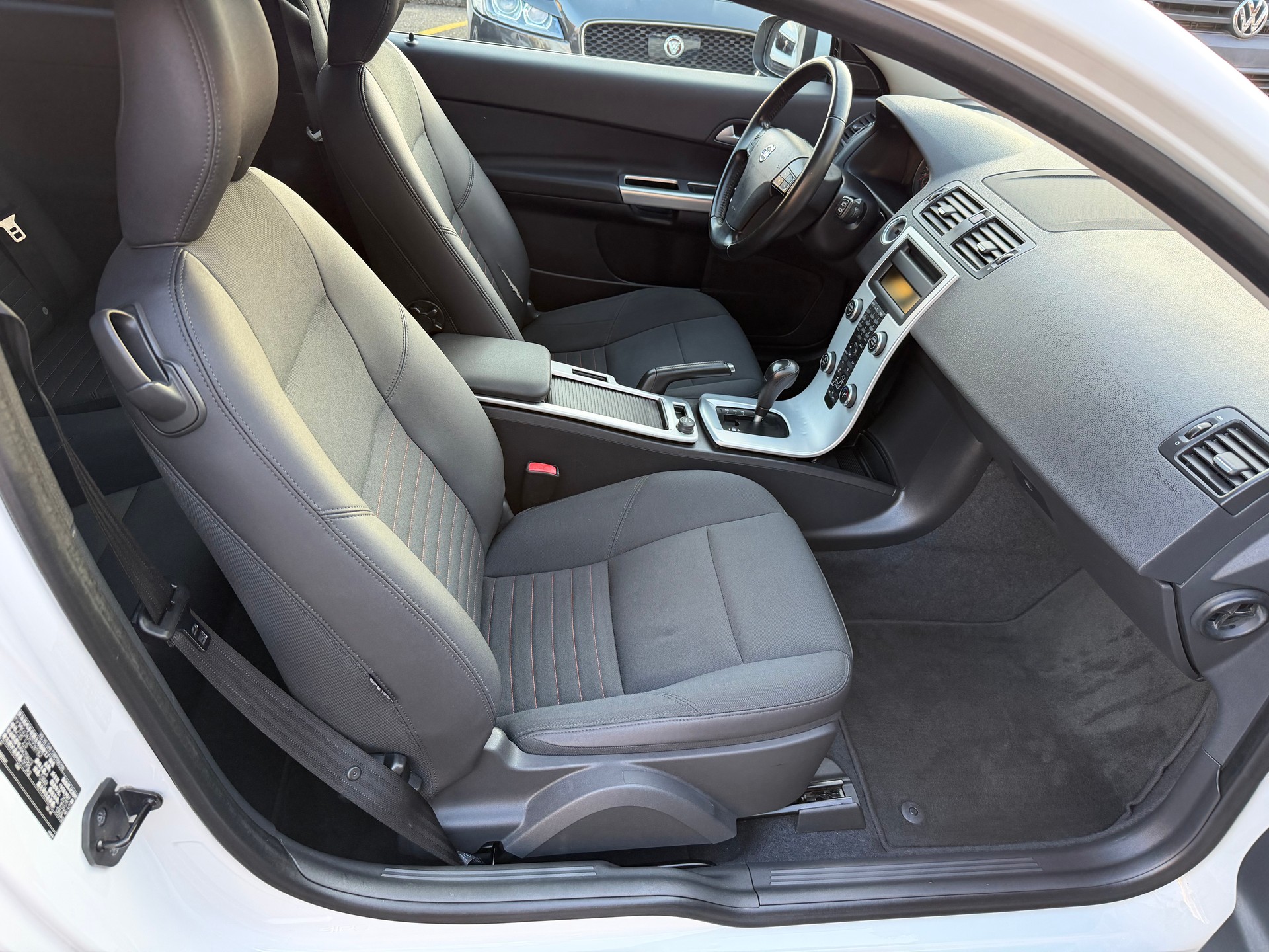 VOLVO C30 2.0-image-11