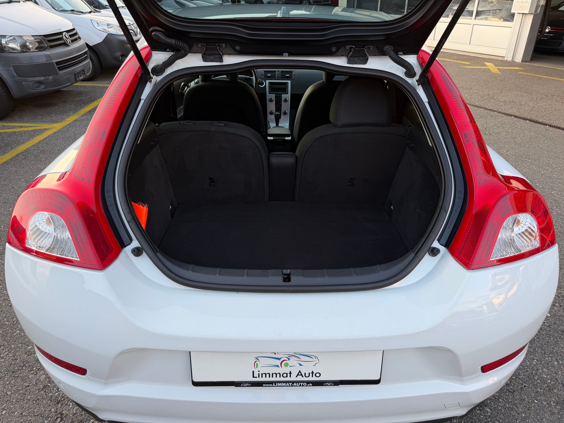 VOLVO C30 2.0-image-13