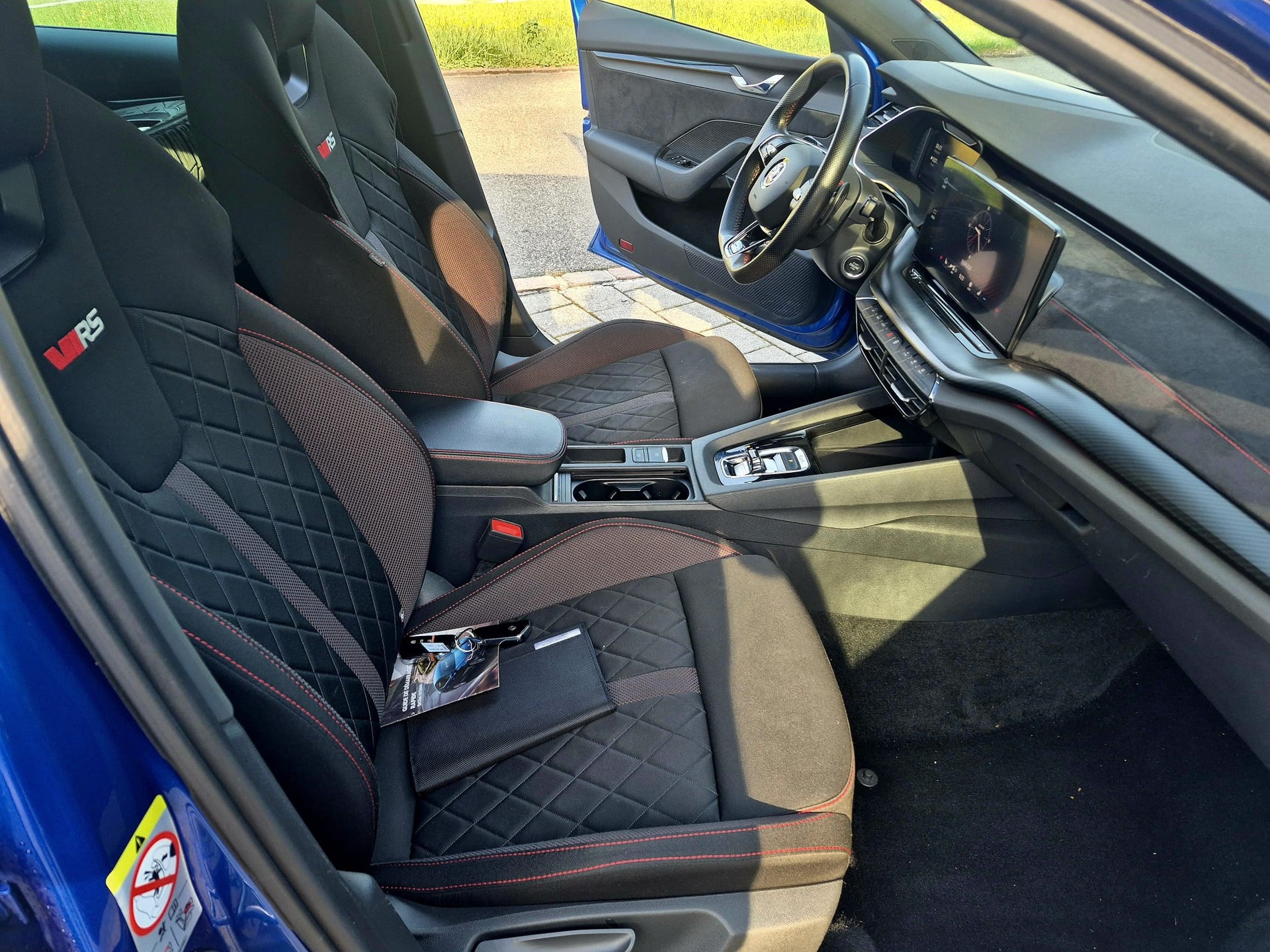 SKODA Octavia Combi 2.0 TDI DSG RS 4x4-image-8