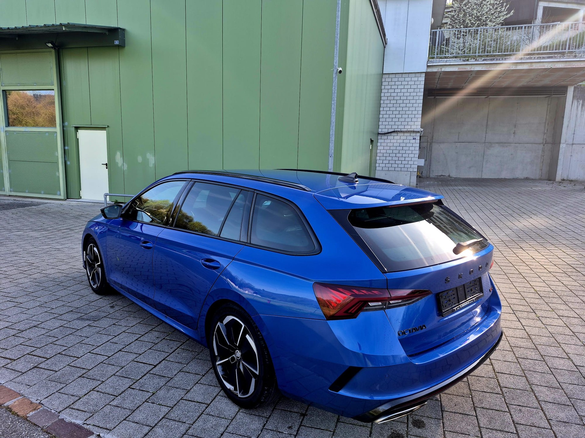 SKODA Octavia Combi 2.0 TDI DSG RS 4x4-image-4