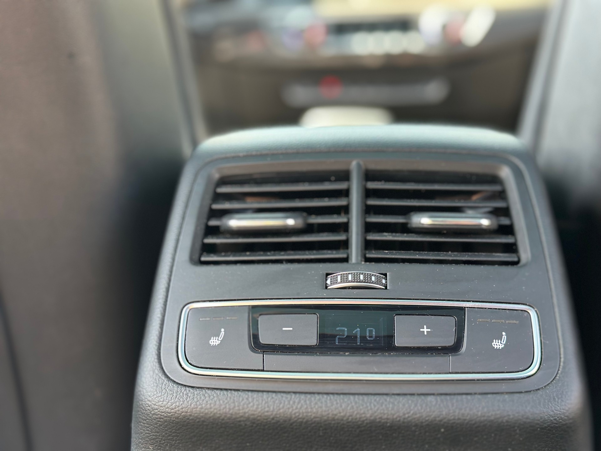 AUDI S4 Avant 3.0 TFSI quattro tiptronic-image-13