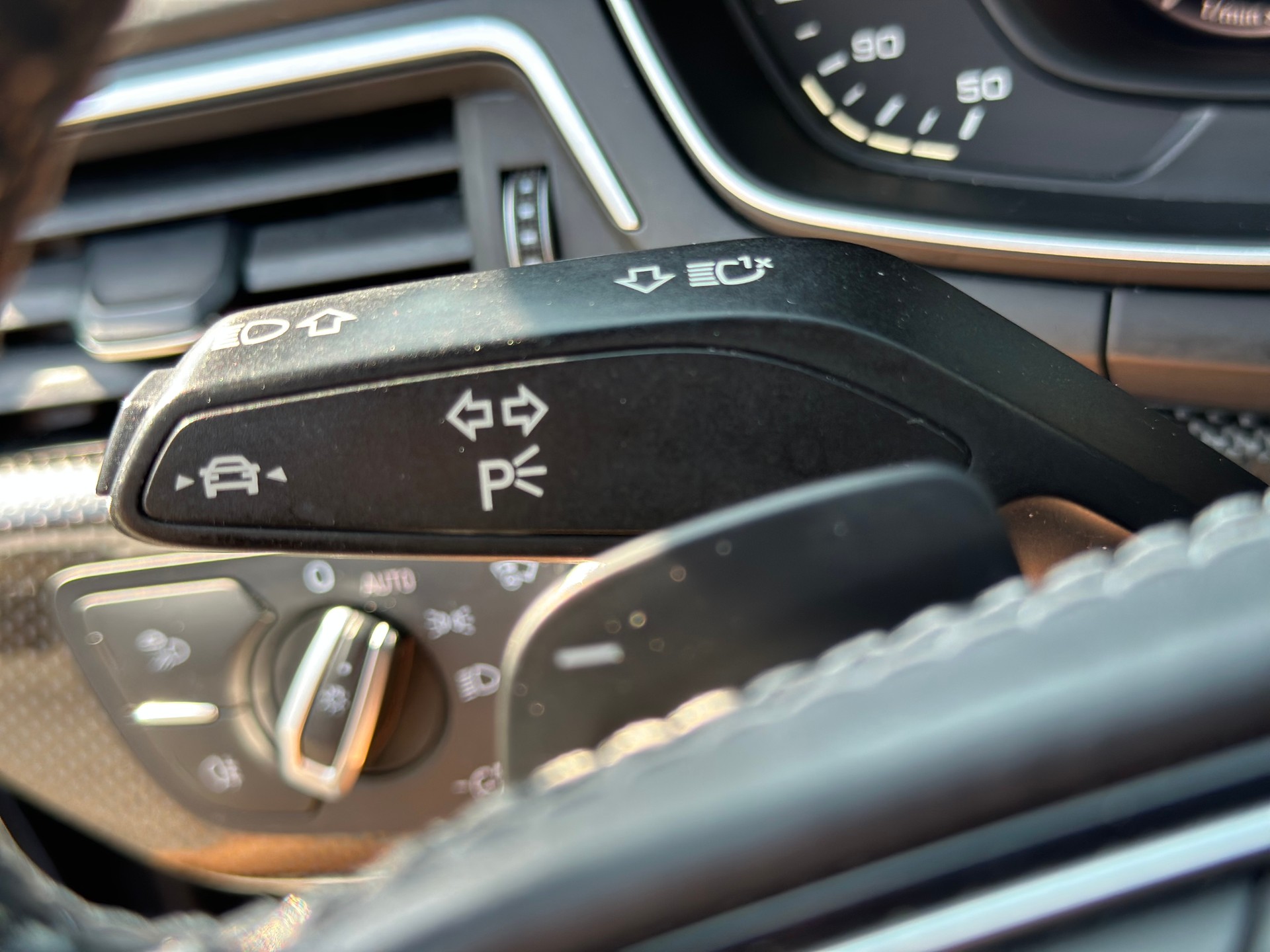 AUDI S4 Avant 3.0 TFSI quattro tiptronic-image-27