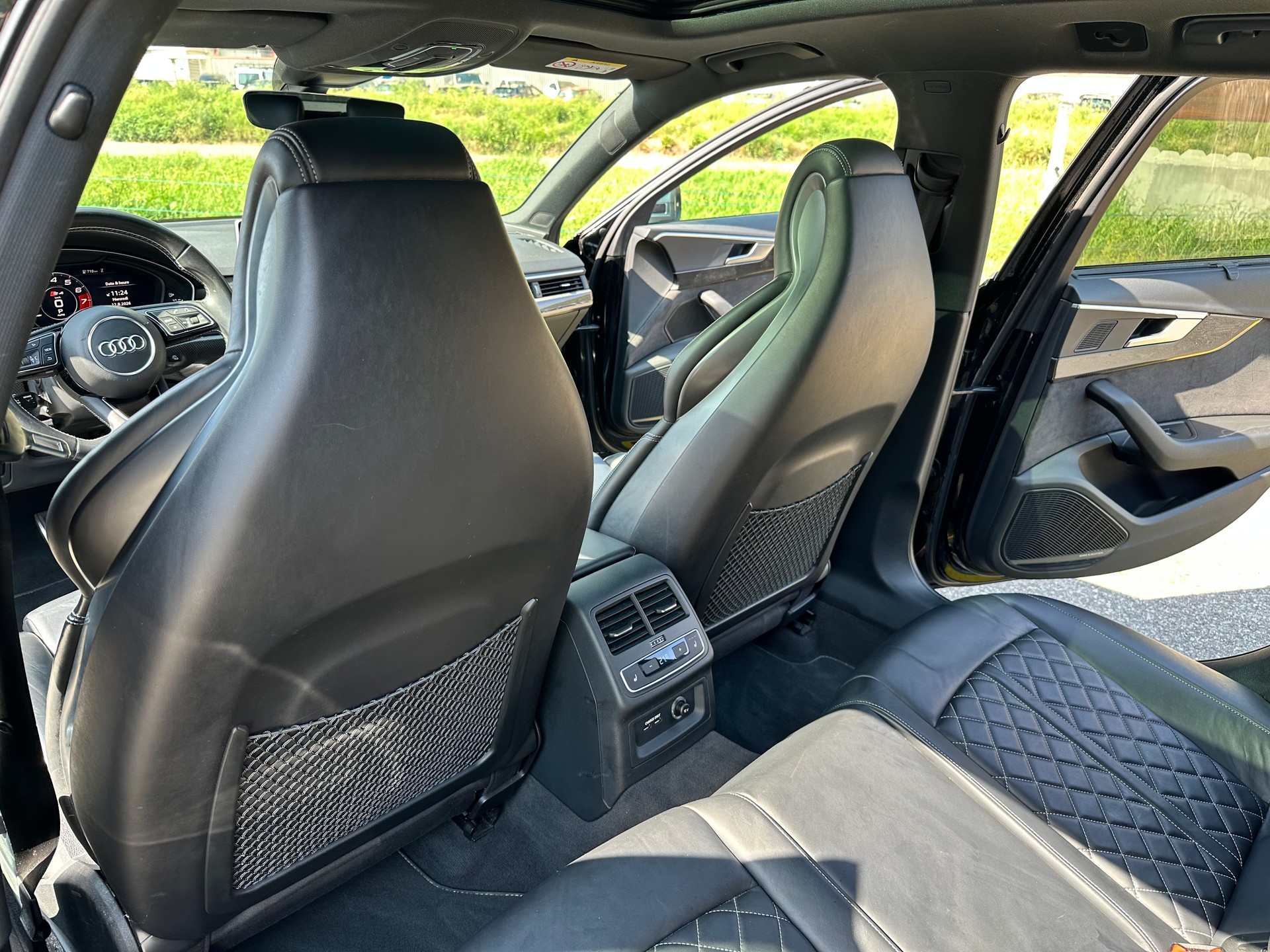 AUDI S4 Avant 3.0 TFSI quattro tiptronic-image-12