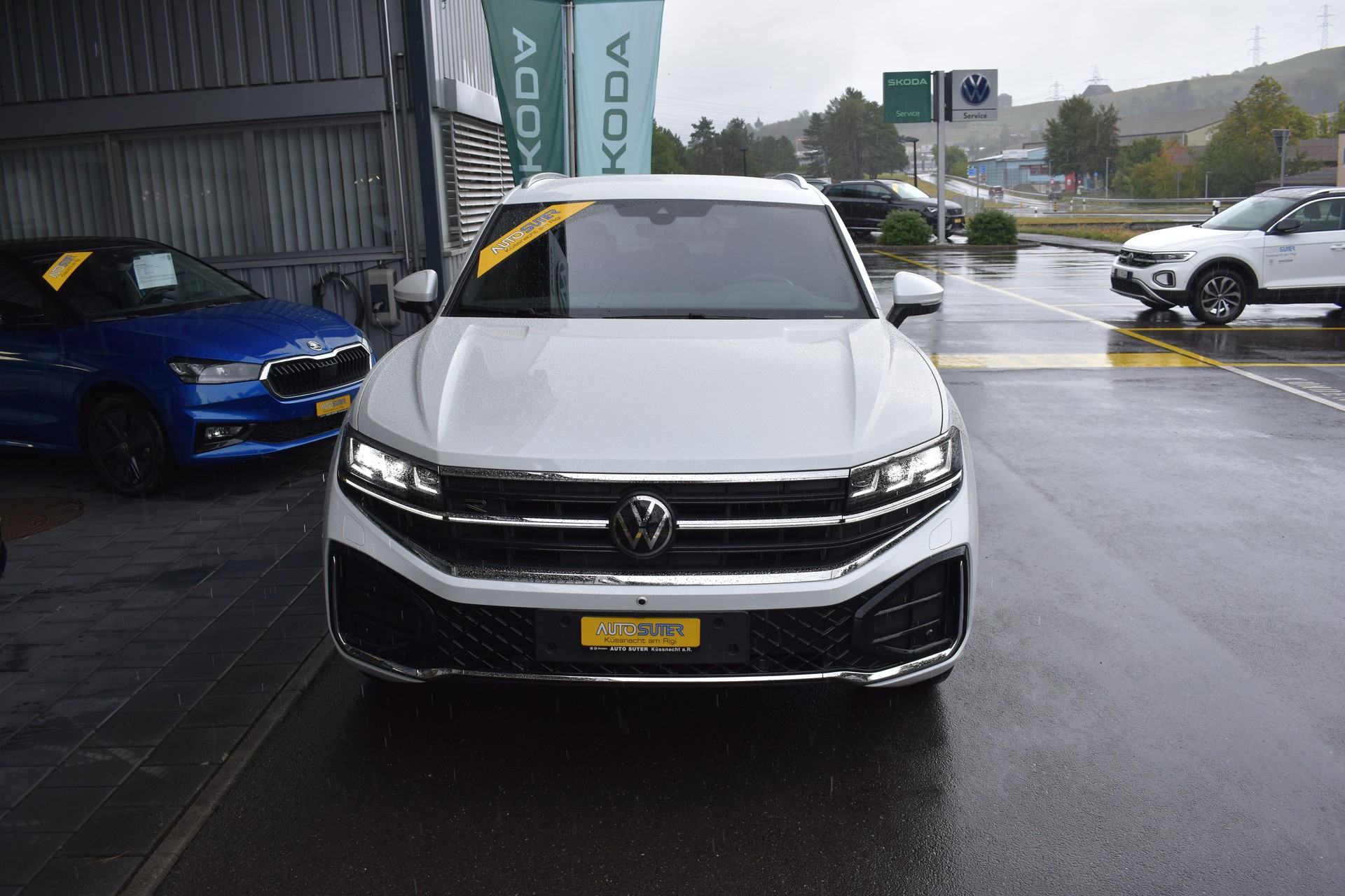 VW Touareg 3.0 TDI R-Line Tiptronic-image-1