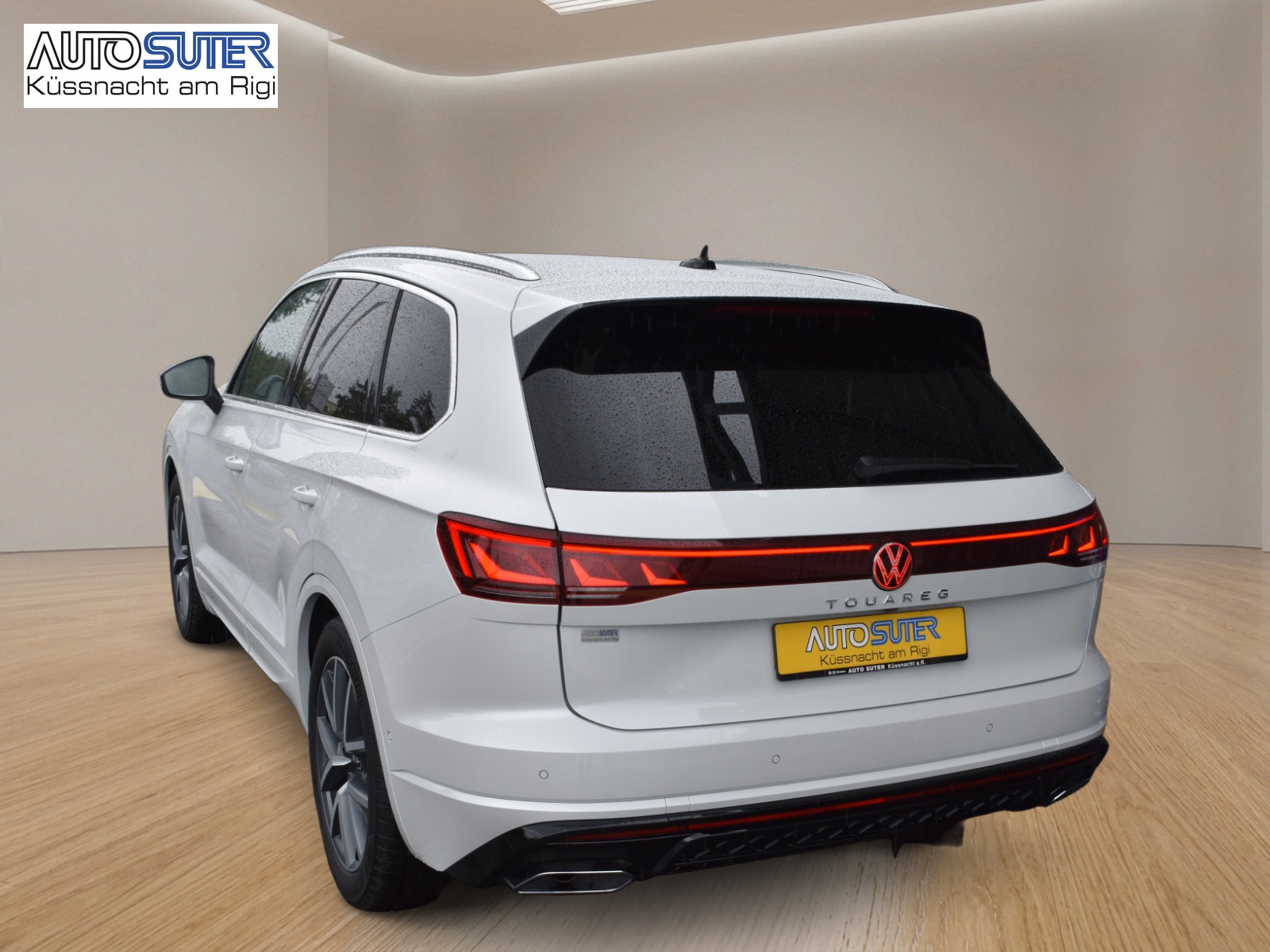 VW Touareg 3.0 TDI R-Line Tiptronic-image-3