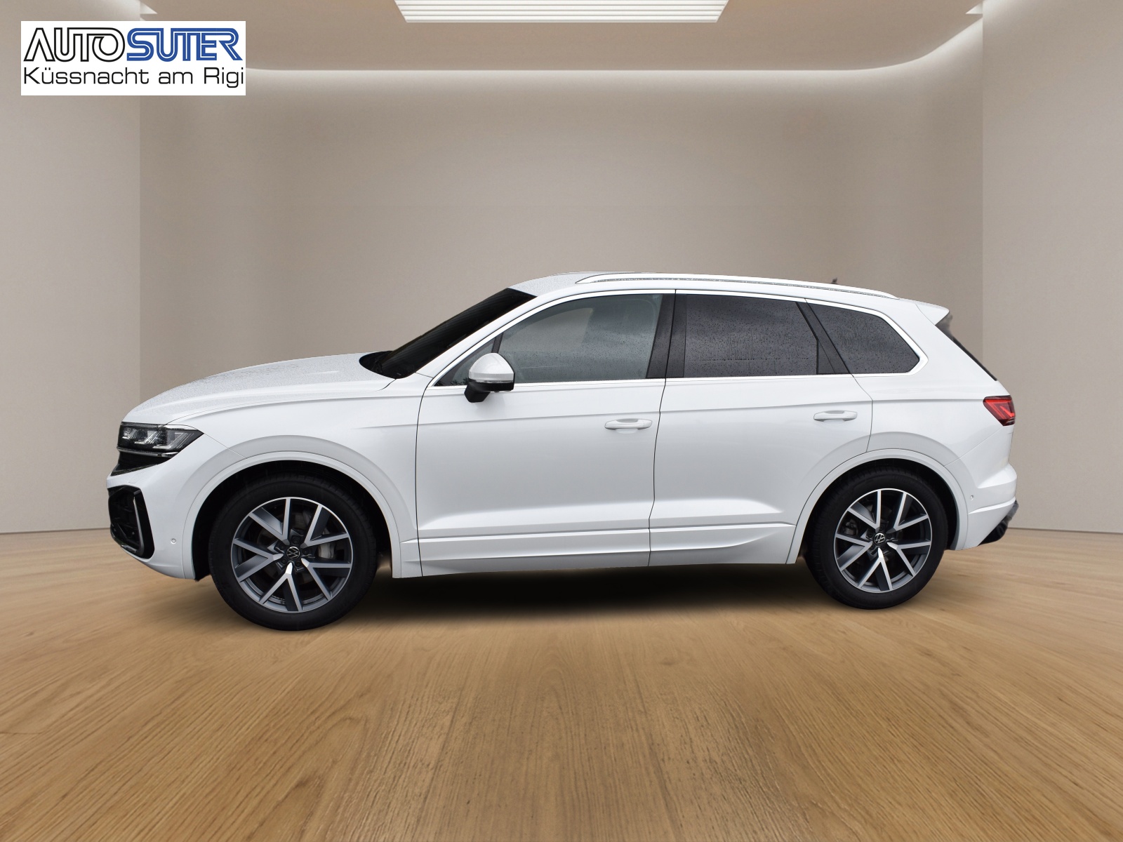 VW Touareg 3.0 TDI R-Line Tiptronic-image-2
