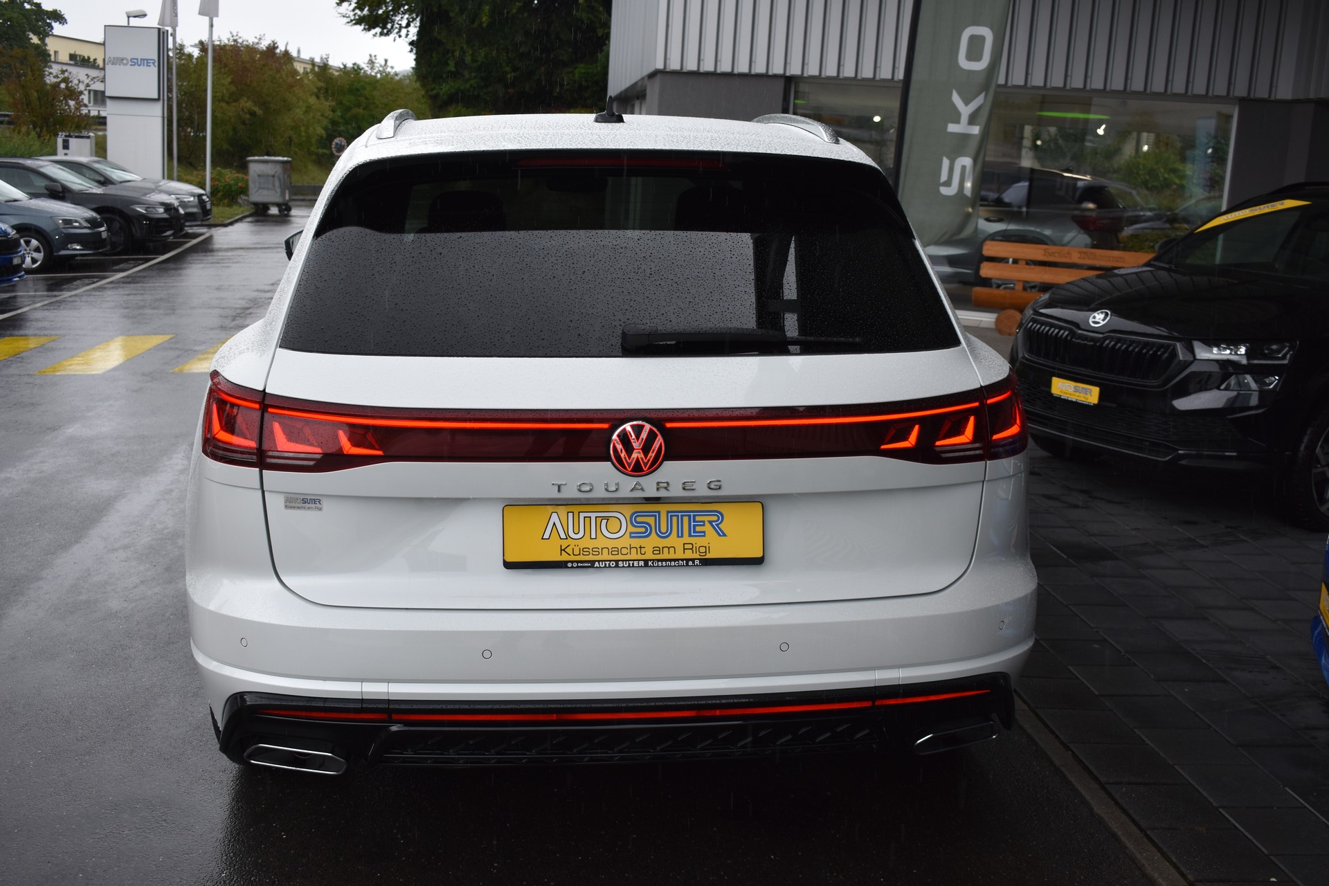 VW Touareg 3.0 TDI R-Line Tiptronic-image-4