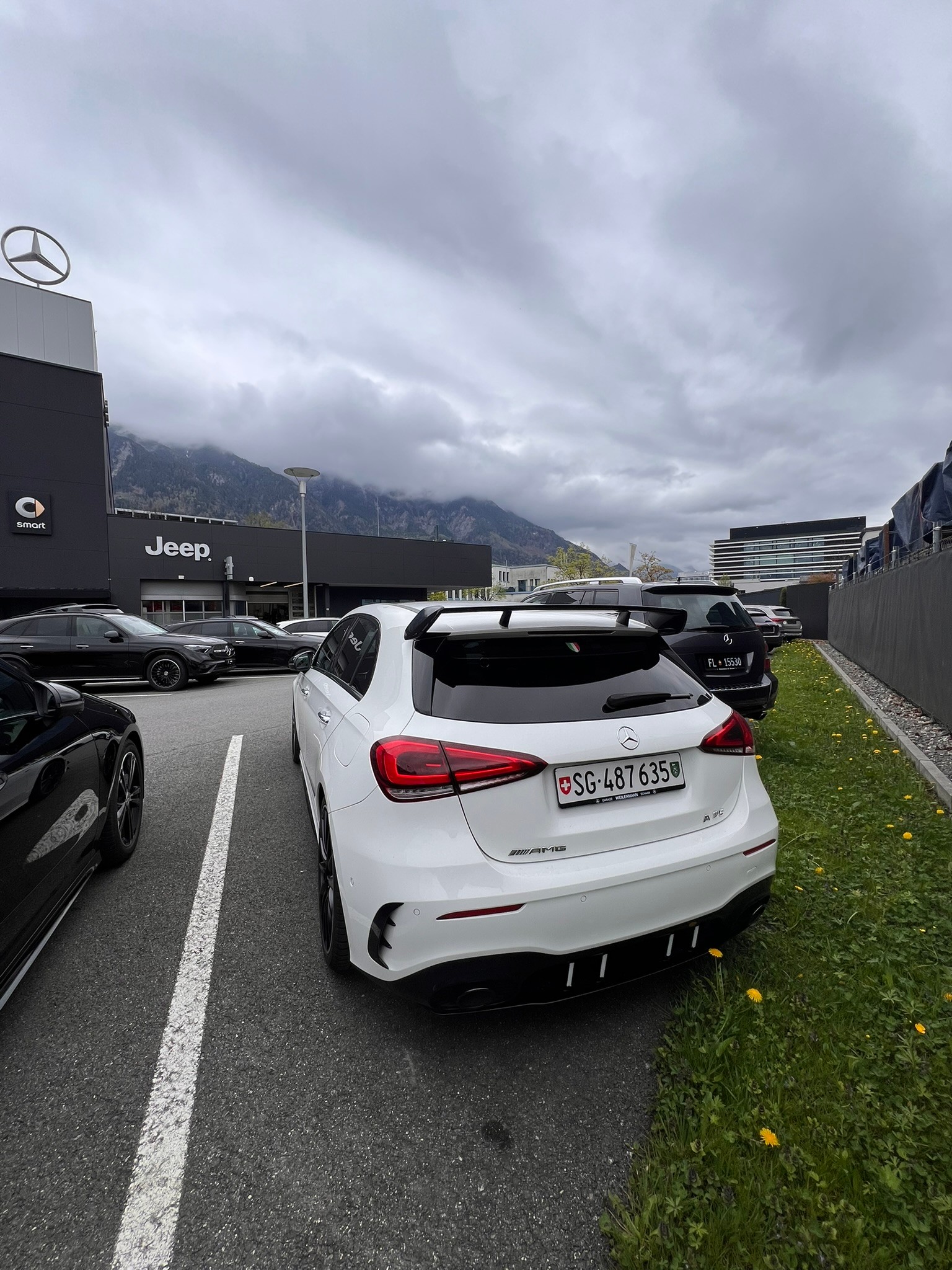 MERCEDES-BENZ A 35 AMG 4matic-image-1