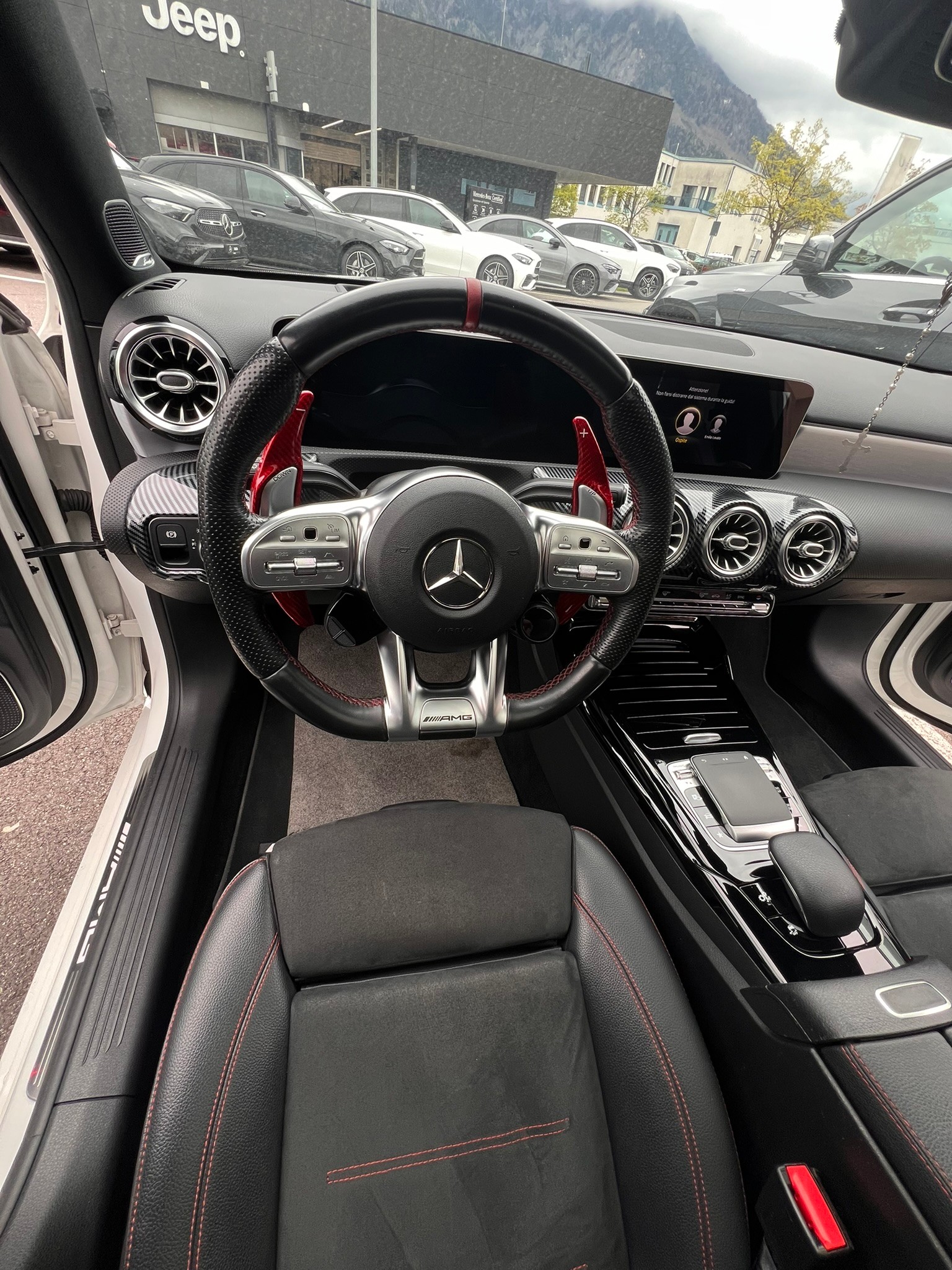 MERCEDES-BENZ A 35 AMG 4matic-image-3