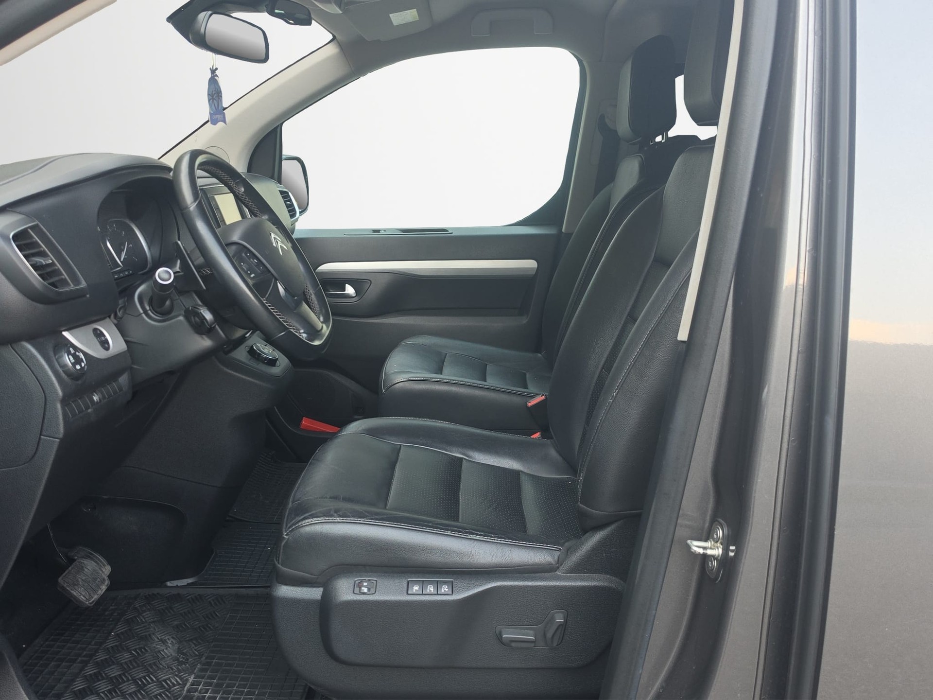 CITROEN Spacetourer 2.0 BlueHDi Shine M EAT-image-9