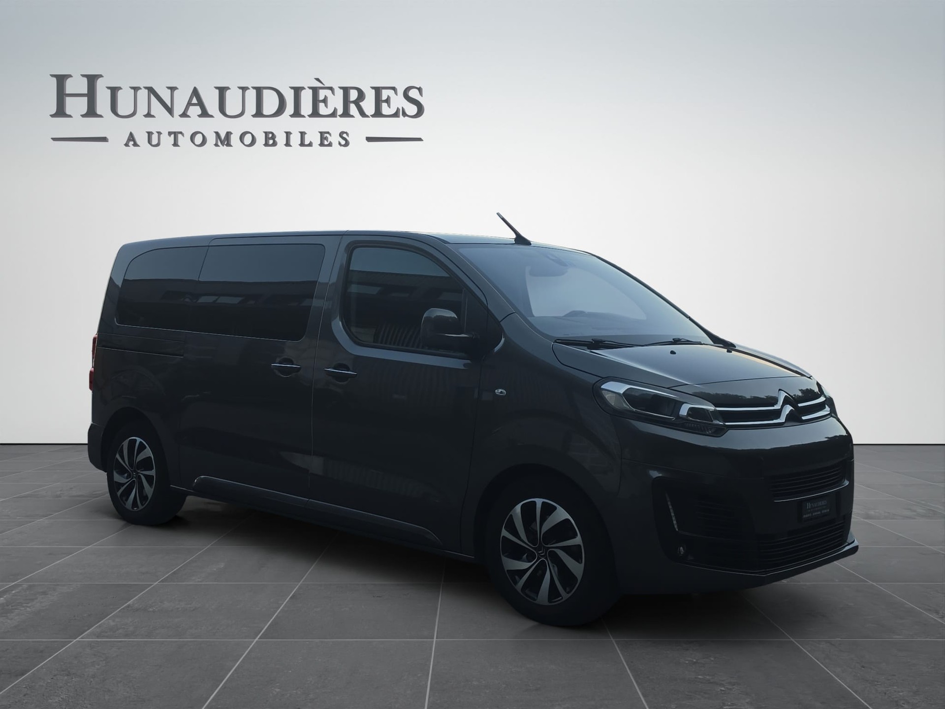 CITROEN Spacetourer 2.0 BlueHDi Shine M EAT-image-1