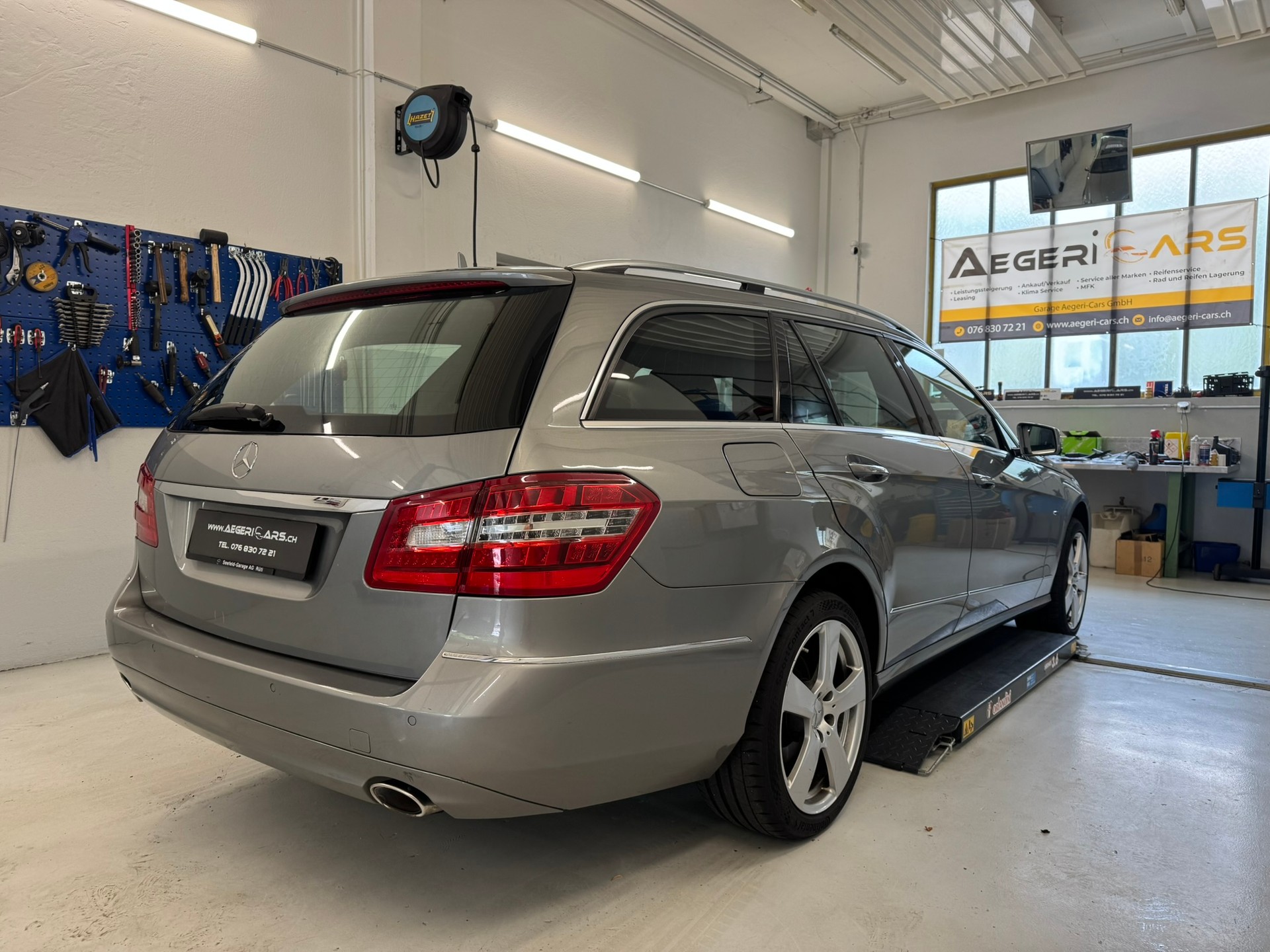 MERCEDES-BENZ E 350 CDI BlueEff. Avantgarde 4Matic 7G-Tronic-image-3