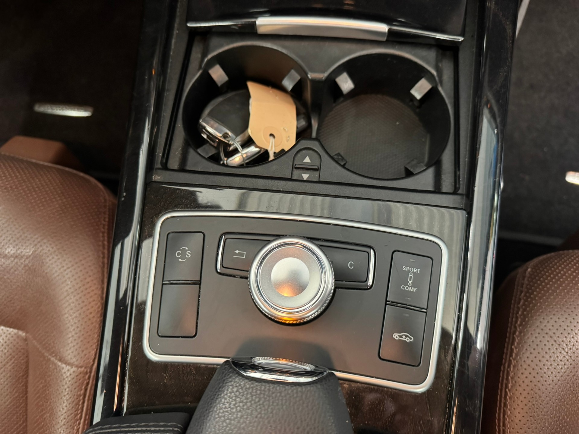 MERCEDES-BENZ E 350 CDI BlueEff. Avantgarde 4Matic 7G-Tronic-image-21