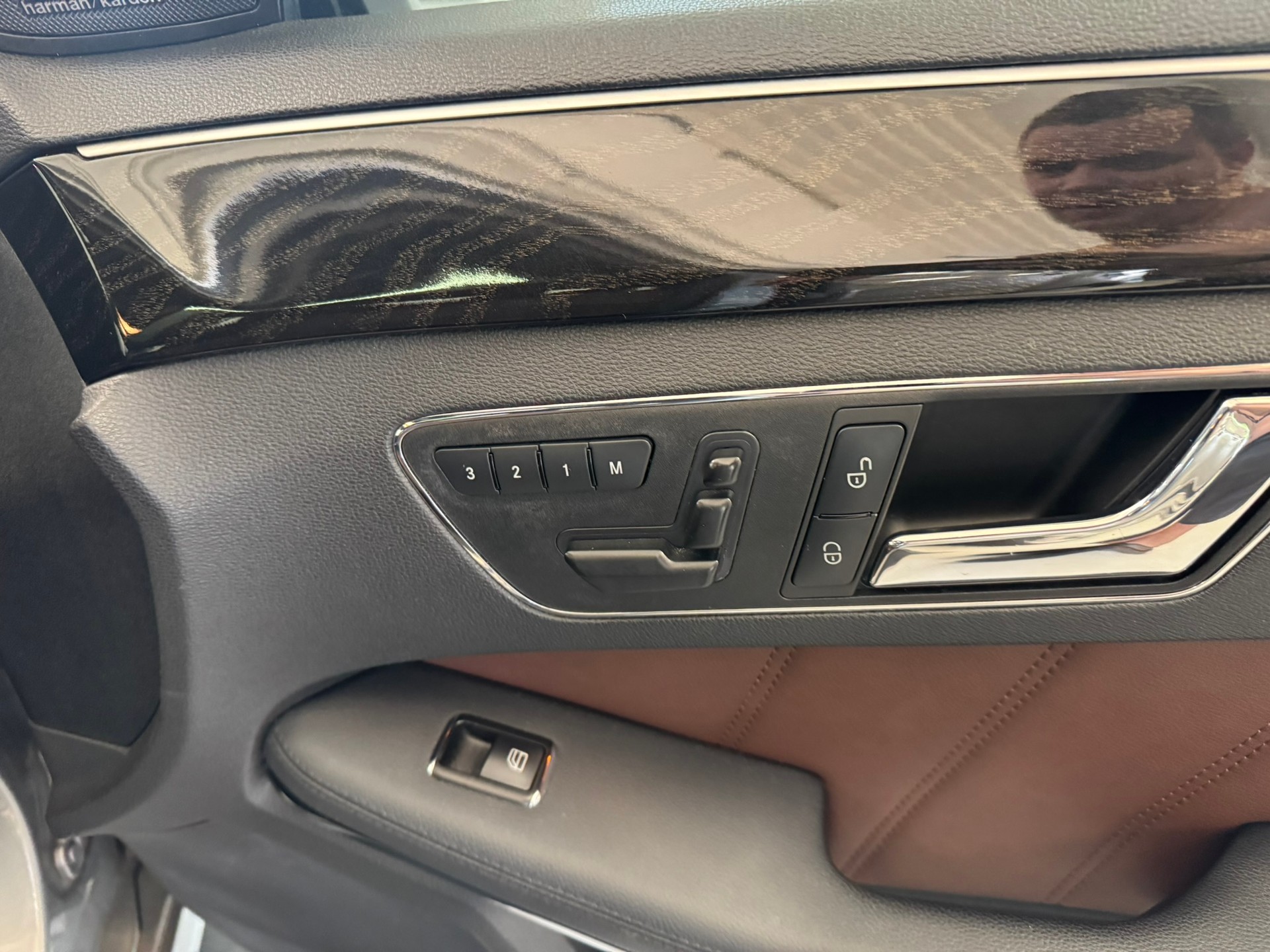 MERCEDES-BENZ E 350 CDI BlueEff. Avantgarde 4Matic 7G-Tronic-image-23