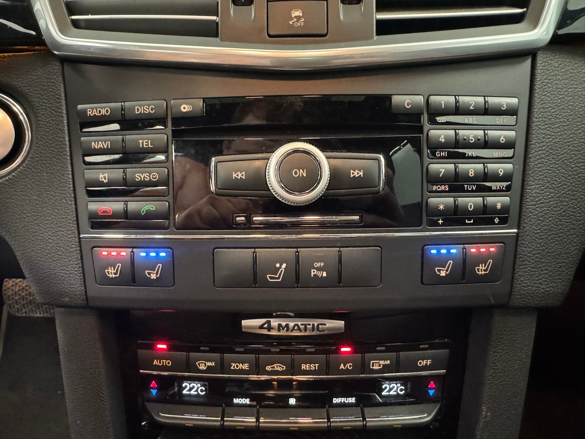 MERCEDES-BENZ E 350 CDI BlueEff. Avantgarde 4Matic 7G-Tronic-image-15
