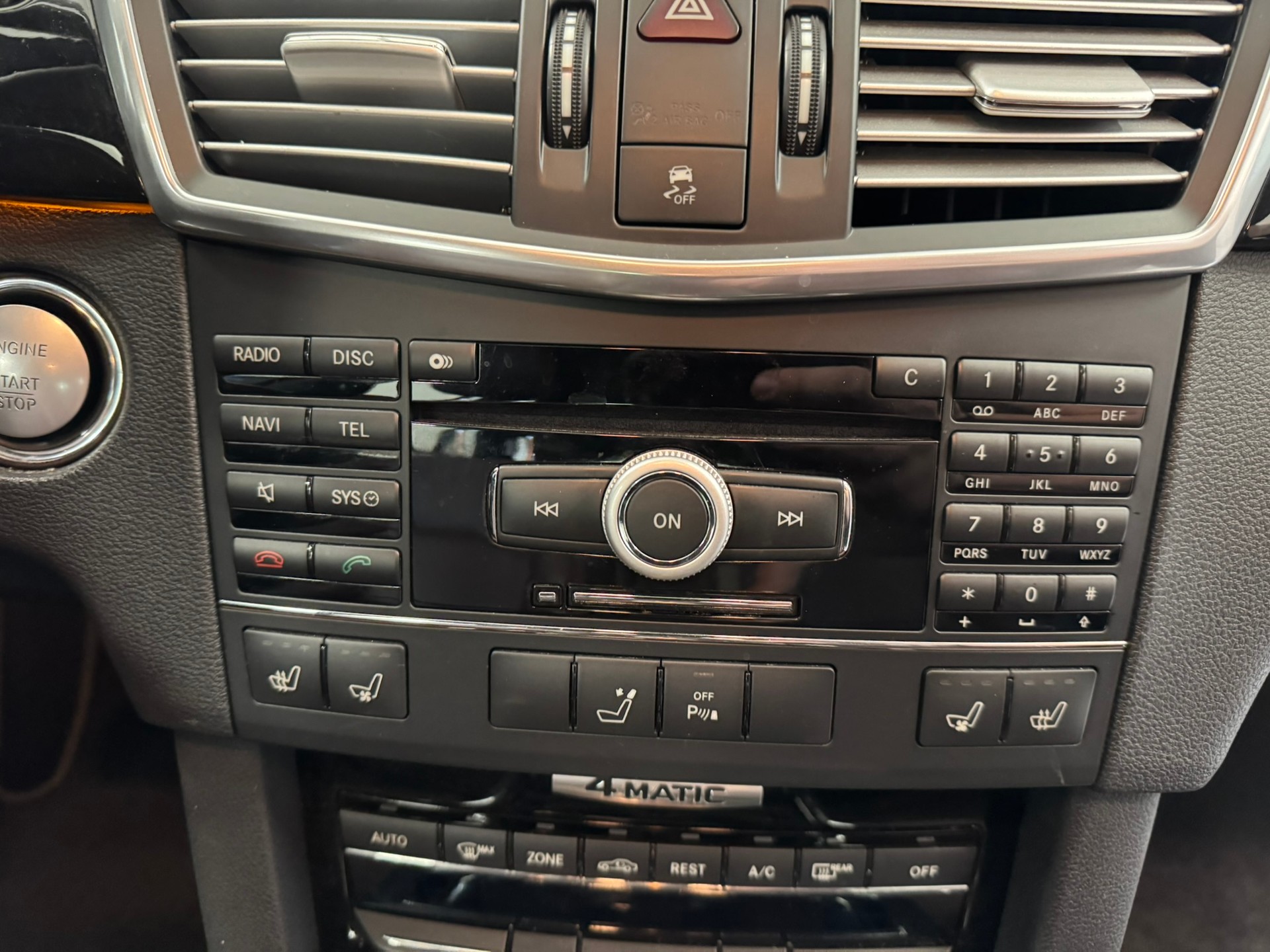 MERCEDES-BENZ E 350 CDI BlueEff. Avantgarde 4Matic 7G-Tronic-image-19