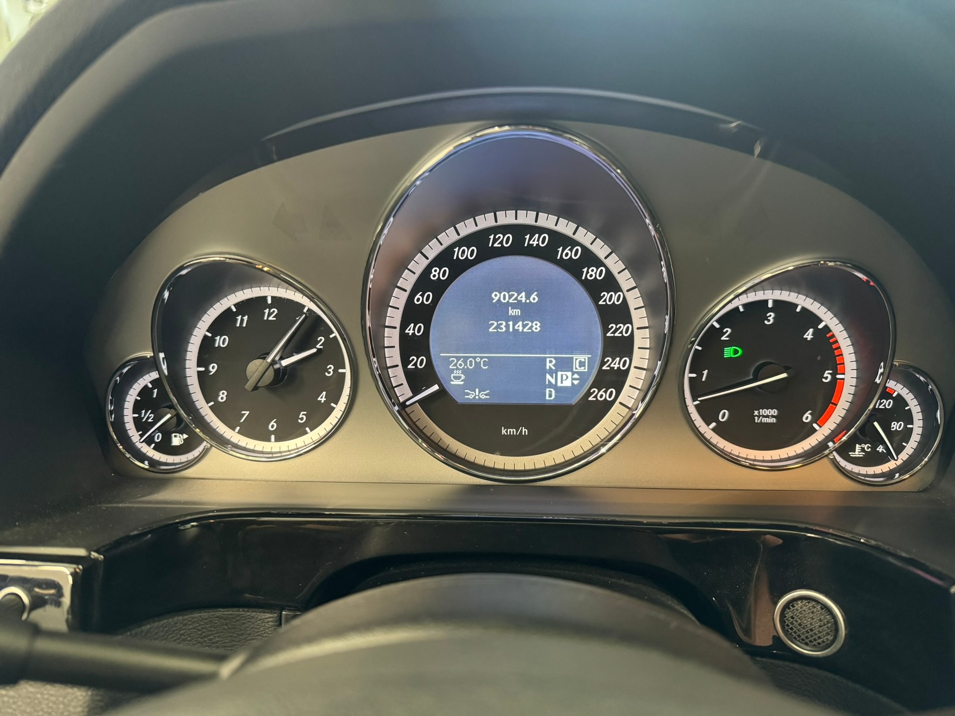 MERCEDES-BENZ E 350 CDI BlueEff. Avantgarde 4Matic 7G-Tronic-image-13