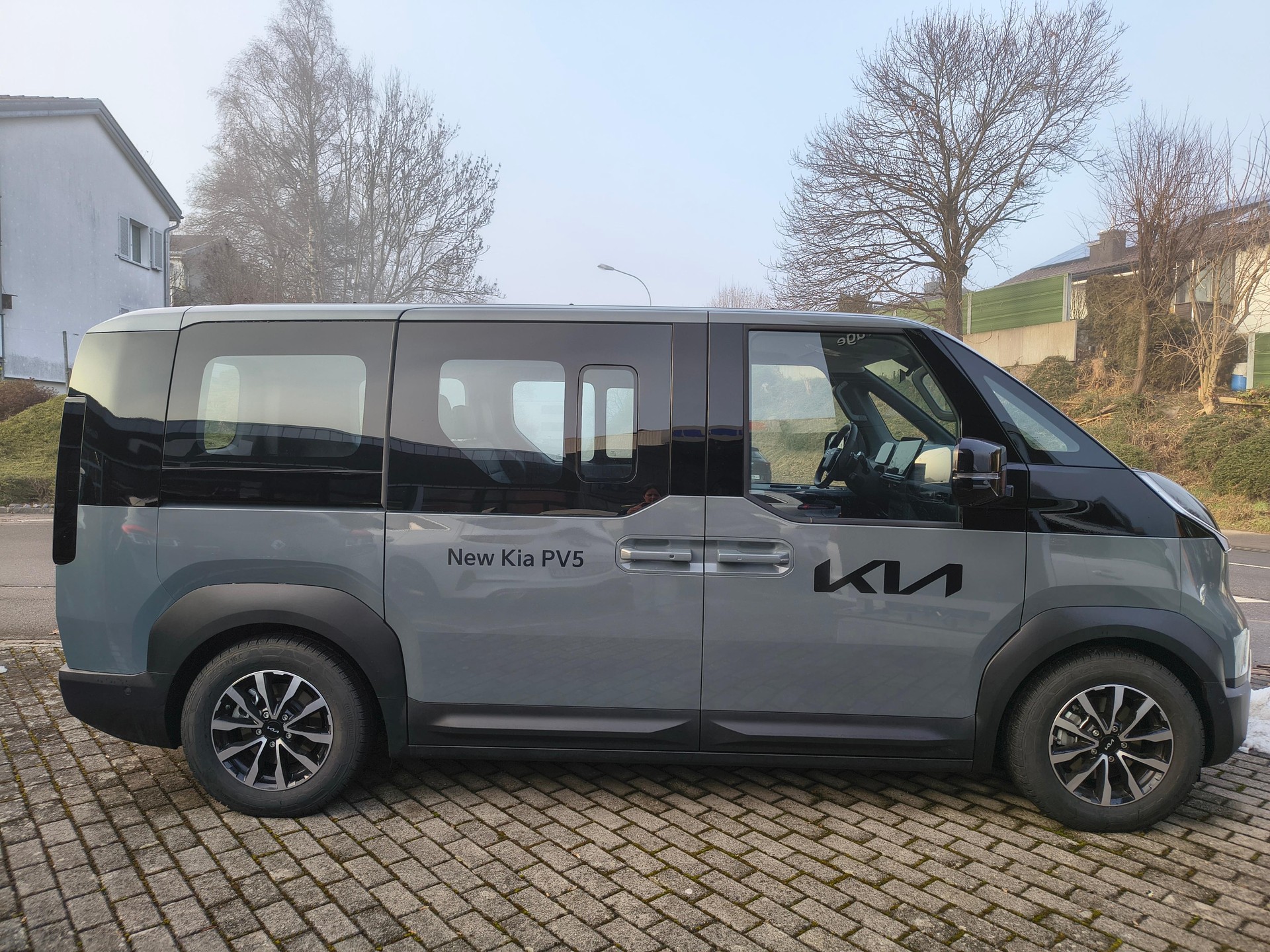 KIA PV5 Passenger 71.2 kWh Elite-image-2