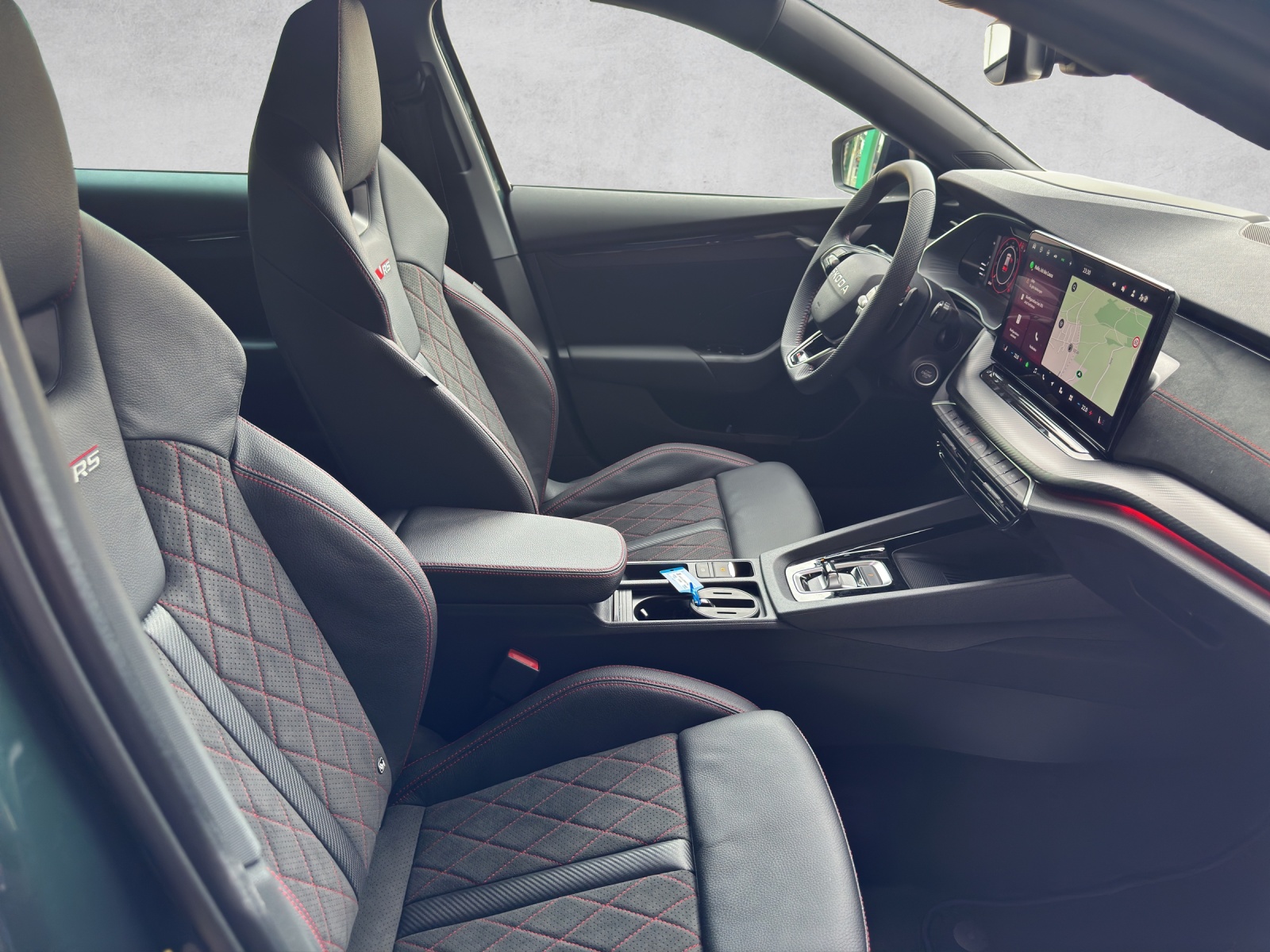 SKODA SKODA Octavia RS 30 Years Edition-image-9