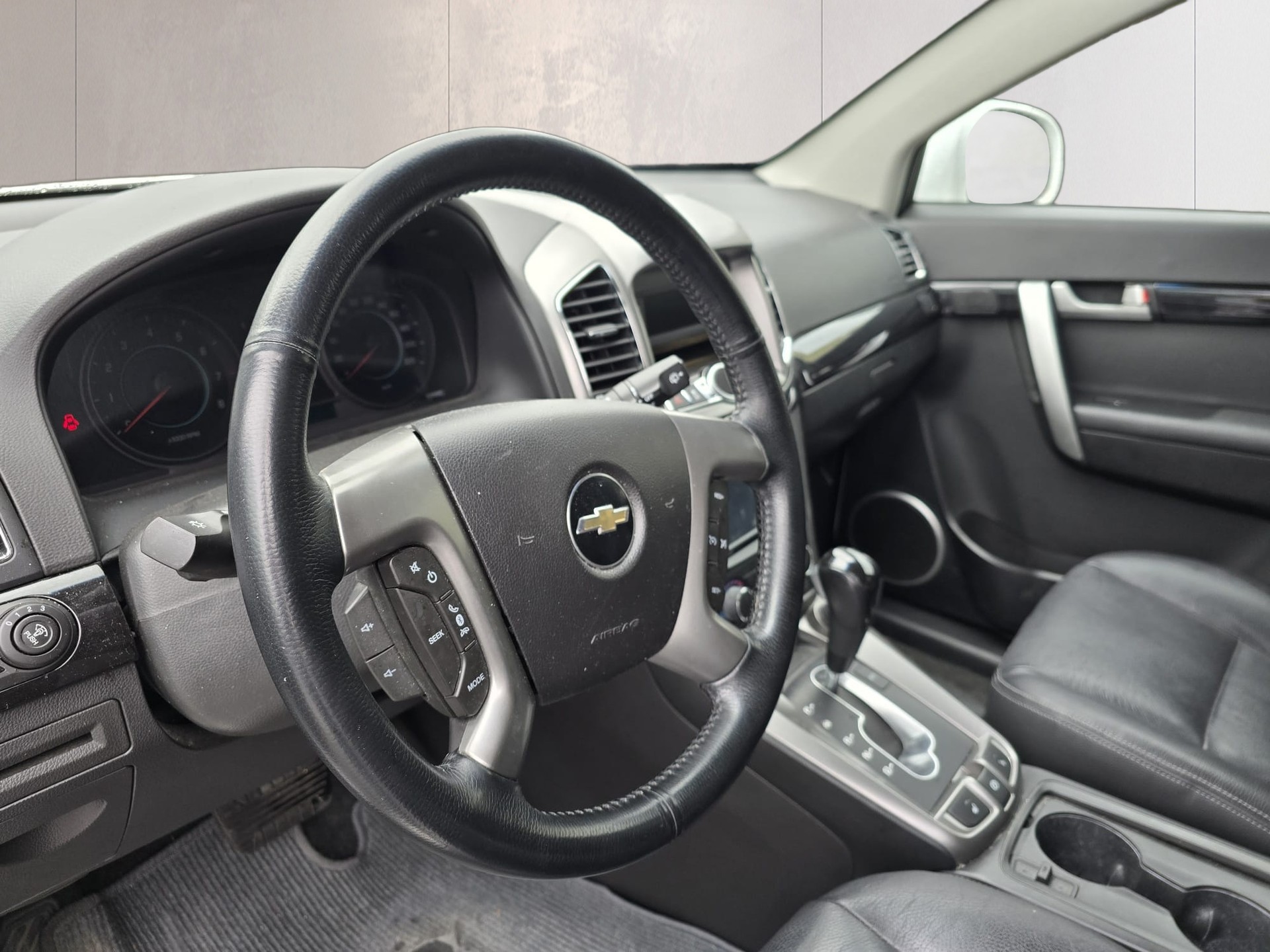 CHEVROLET Captiva 2.4 100 Anniversary 4WD Automatic-image-9