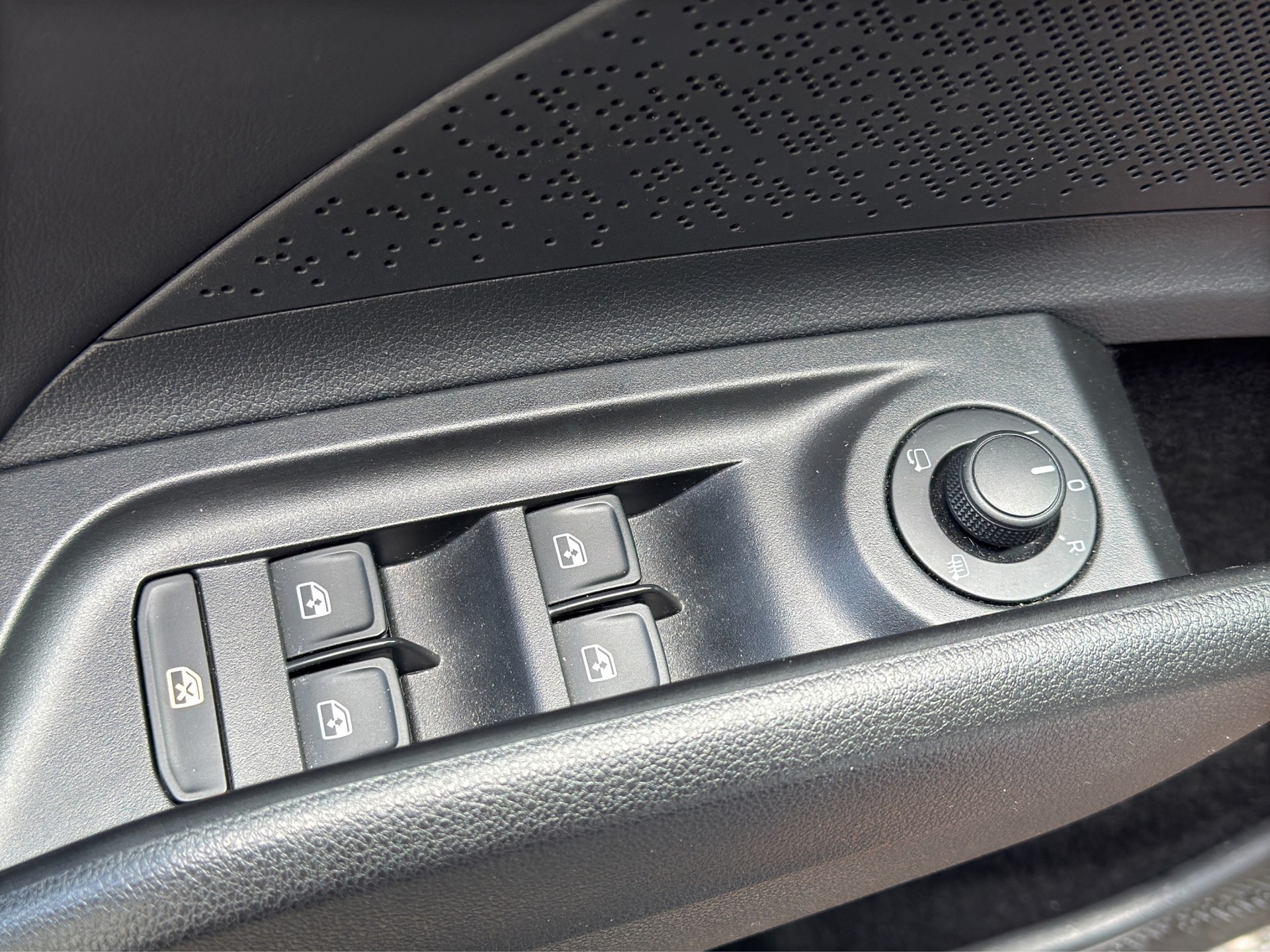 SKODA Enyaq iV 80x SportLine-image-30