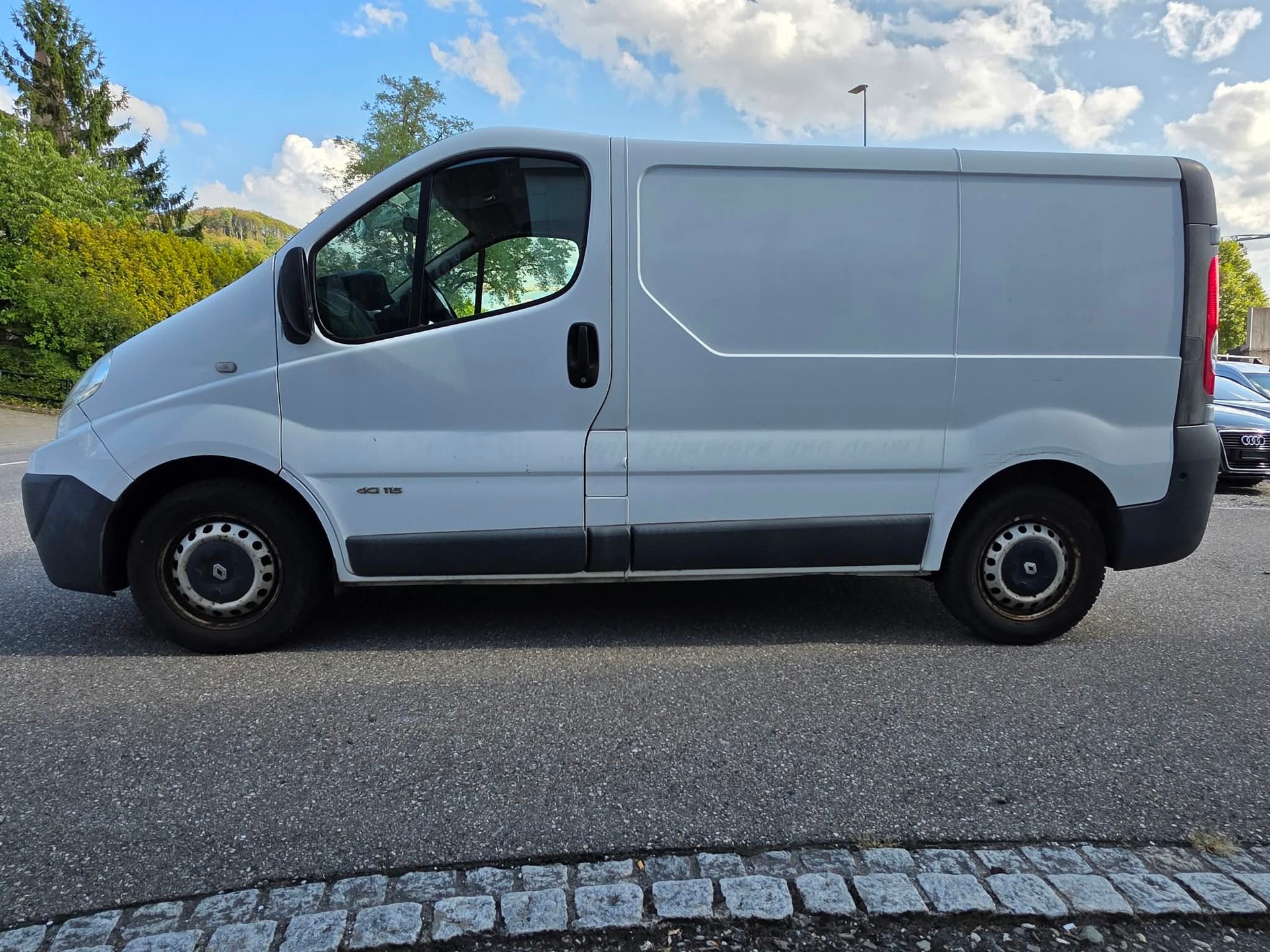 RENAULT Trafic 2.0 dCi 115 2.9t L2H1-image-10