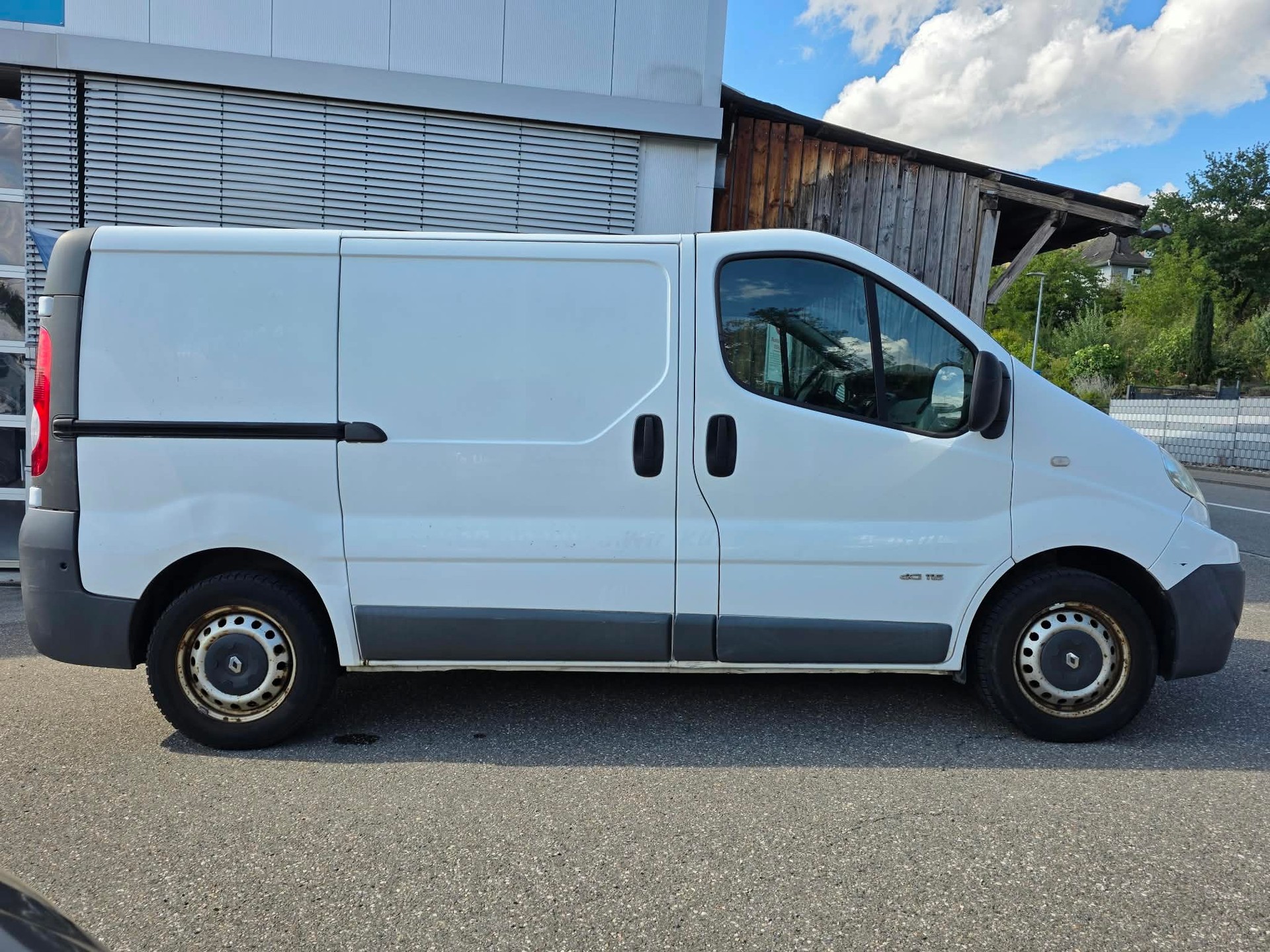 RENAULT Trafic 2.0 dCi 115 2.9t L2H1-image-11