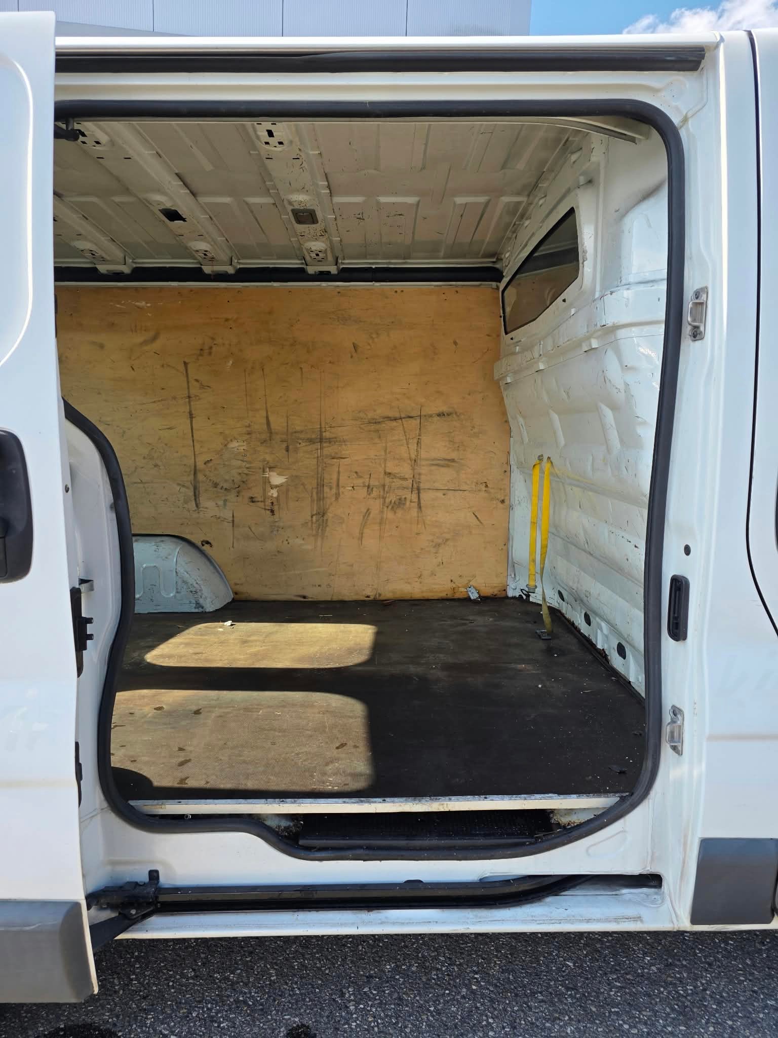 RENAULT Trafic 2.0 dCi 115 2.9t L2H1-image-8