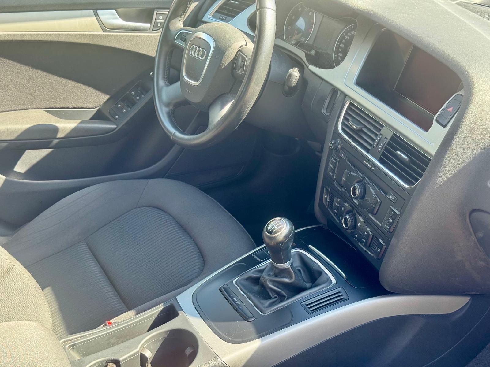 AUDI A4 Avant 1.8 TFSI-image-8
