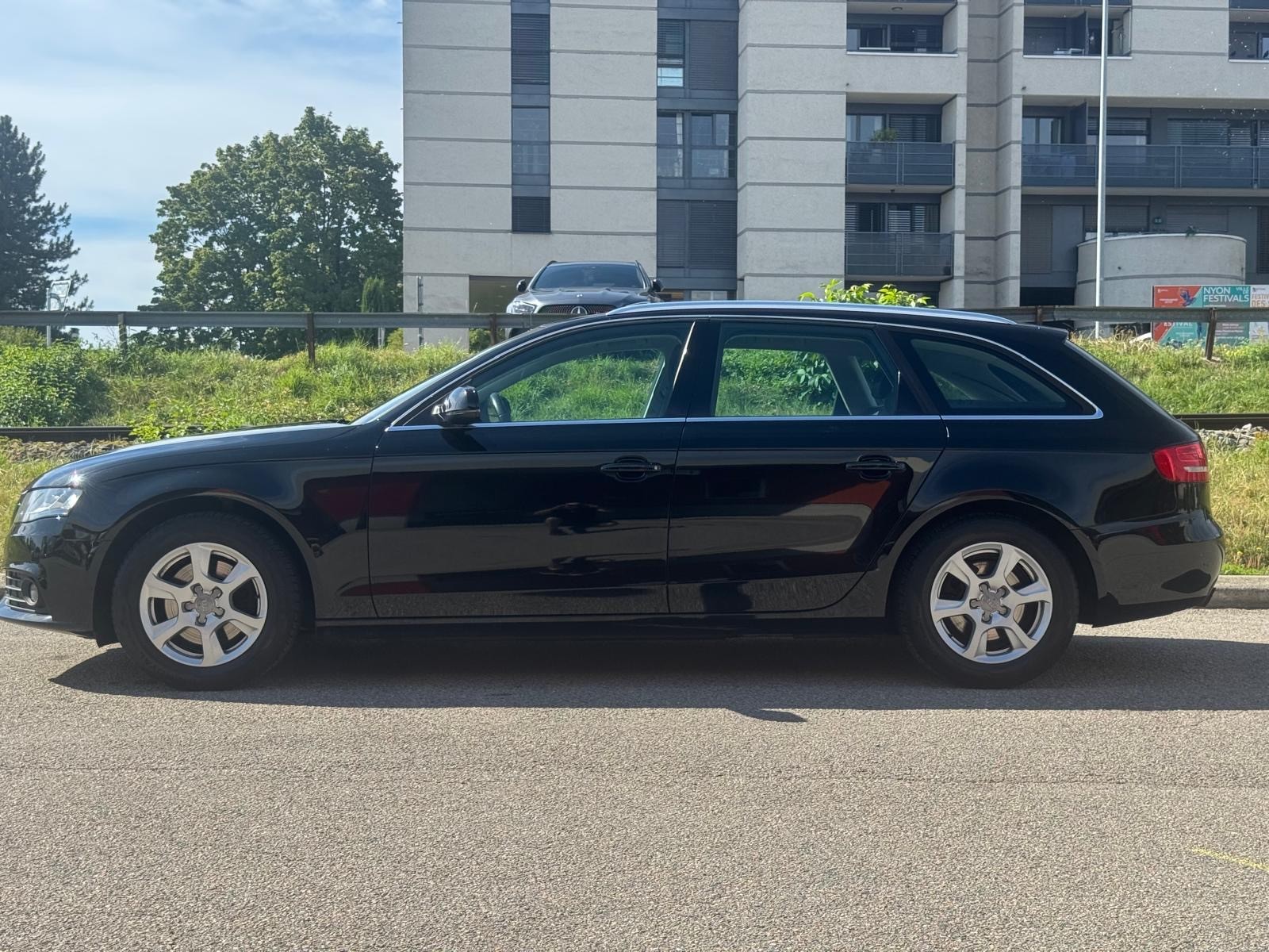 AUDI A4 Avant 1.8 TFSI-showroom-element-1