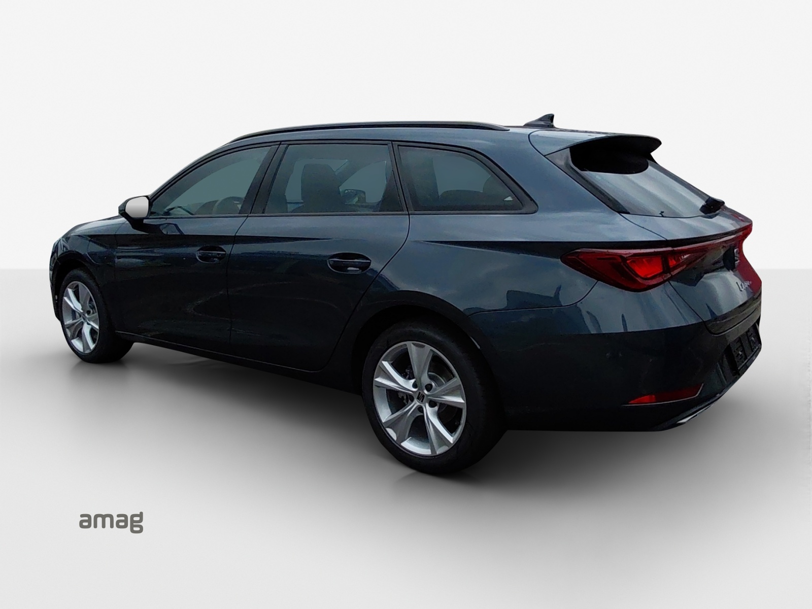 SEAT Leon ST 1.5 eHybrid pHEV DSG FR-image-2